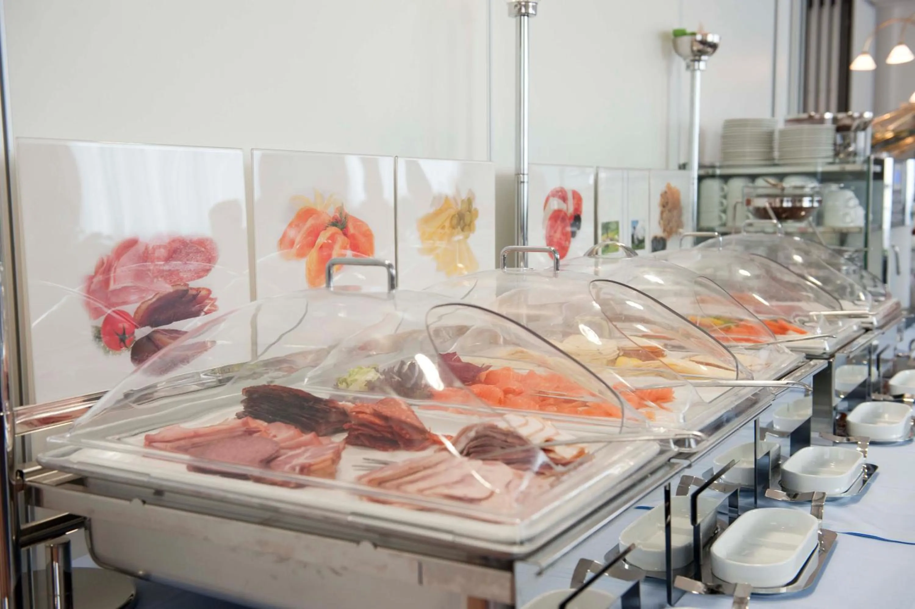 Buffet breakfast in Hotel Poinger Hof