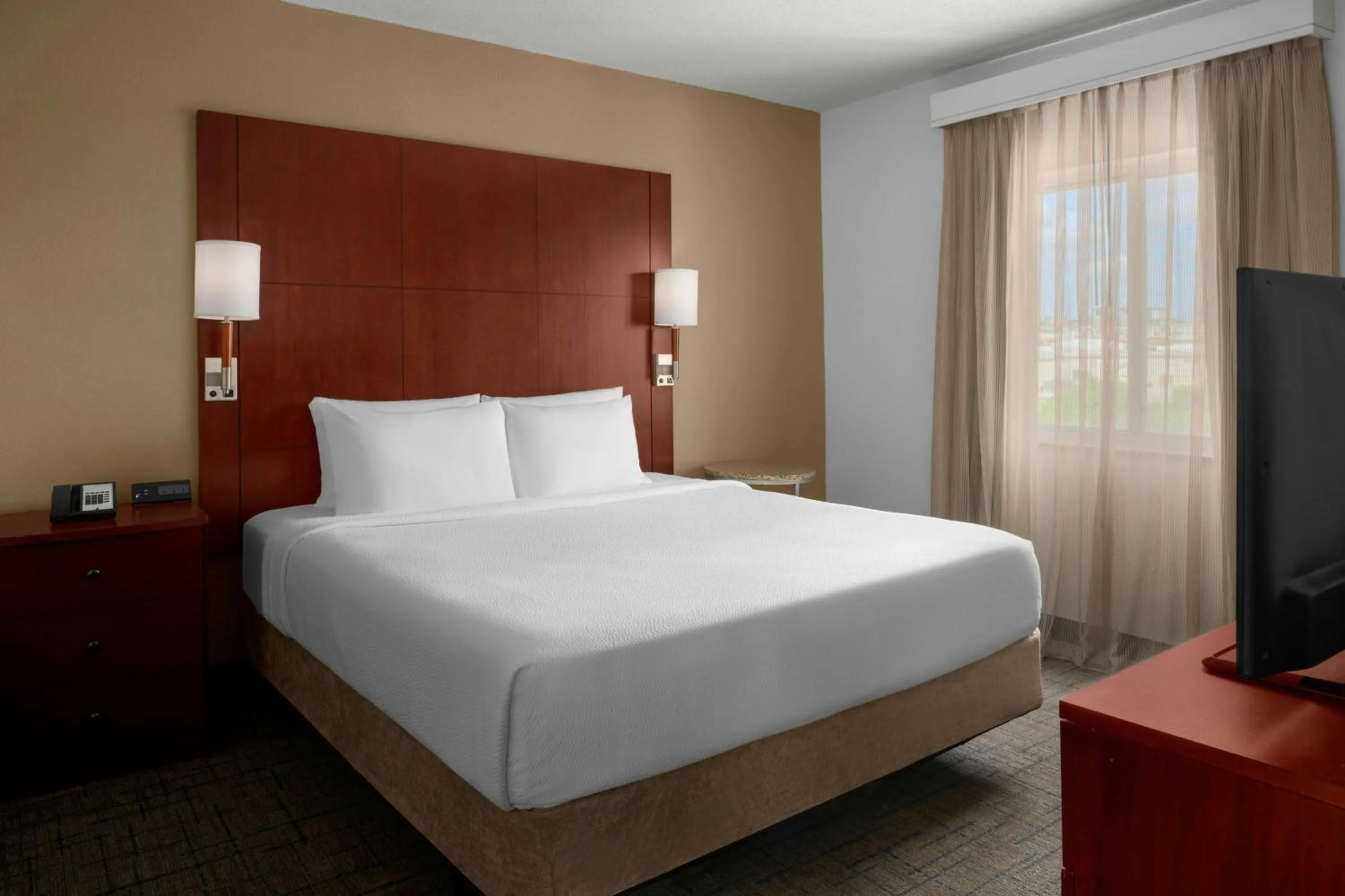 Bedroom, Bed in Residence Inn by Marriott San Antonio Six Flags at The RIM