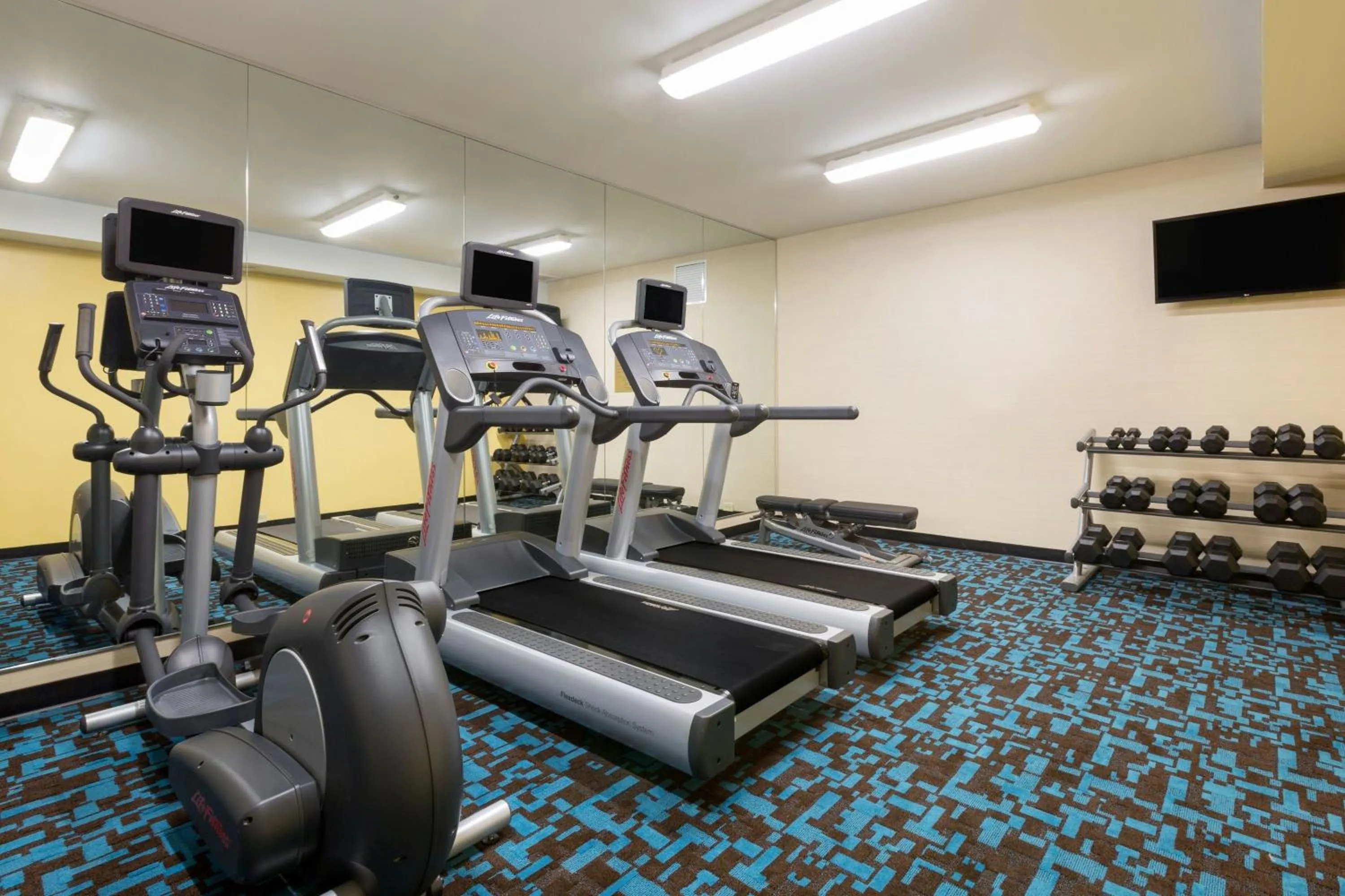 Fitness centre/facilities in Fairfield Inn & Suites by Marriott San Antonio Airport/North Star Mall