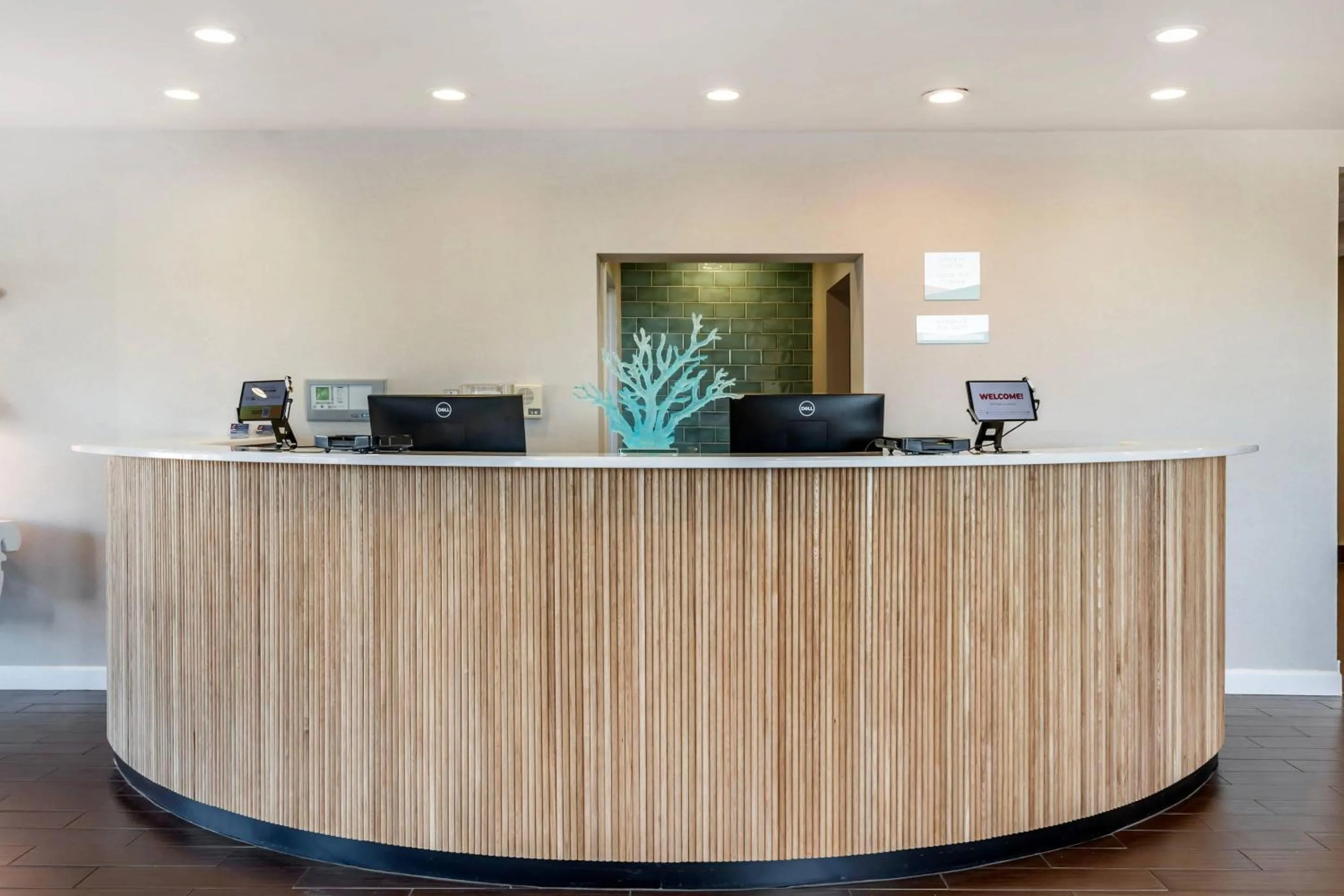 Lobby or reception in Surf and Sand Fernandina Beach at Amelia Island, an Ascend Collection Hotel