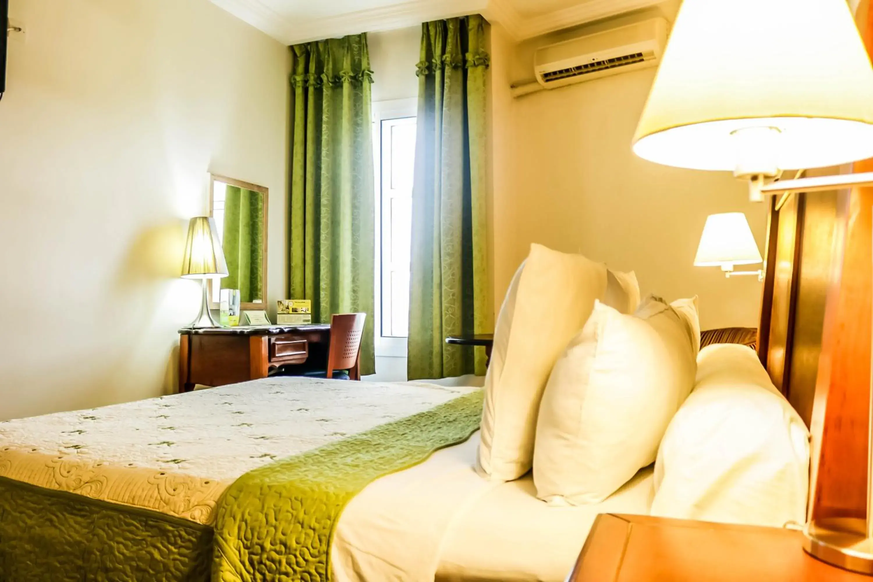 Deluxe Double Room in Tchero Hotel Deluxe Double Room in Tchero Hotel