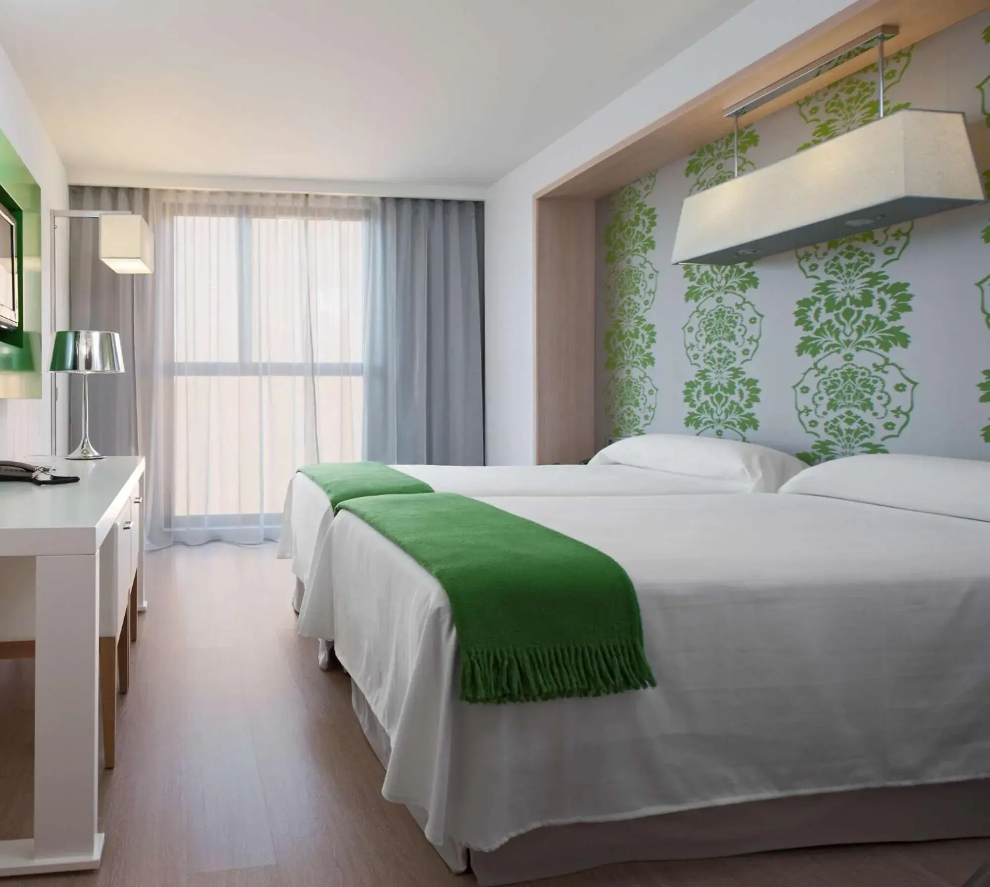 Twin Room in DoubleTree by Hilton Girona Twin Room in DoubleTree by Hilton Girona