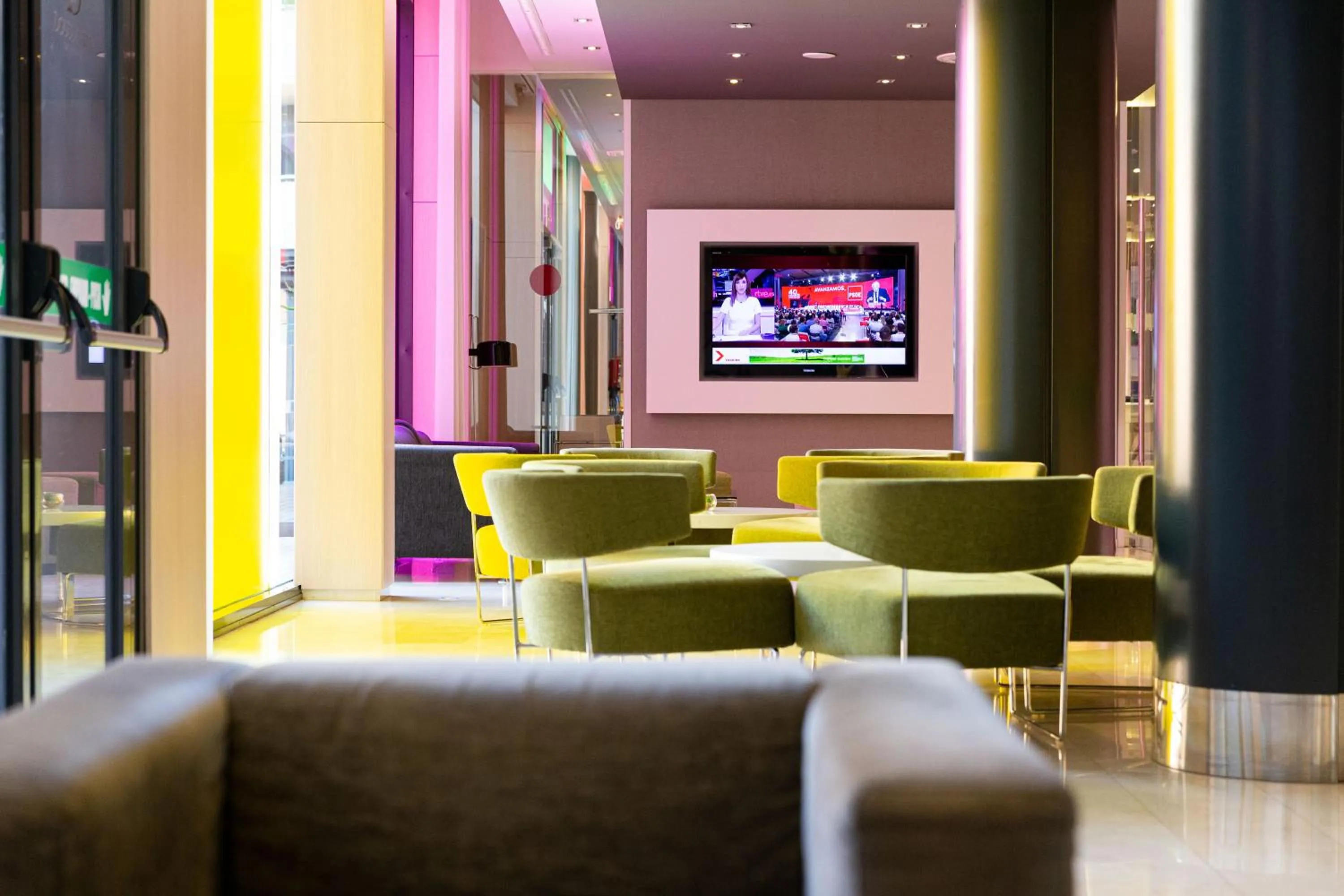 Communal lounge/ TV room in DoubleTree by Hilton Girona