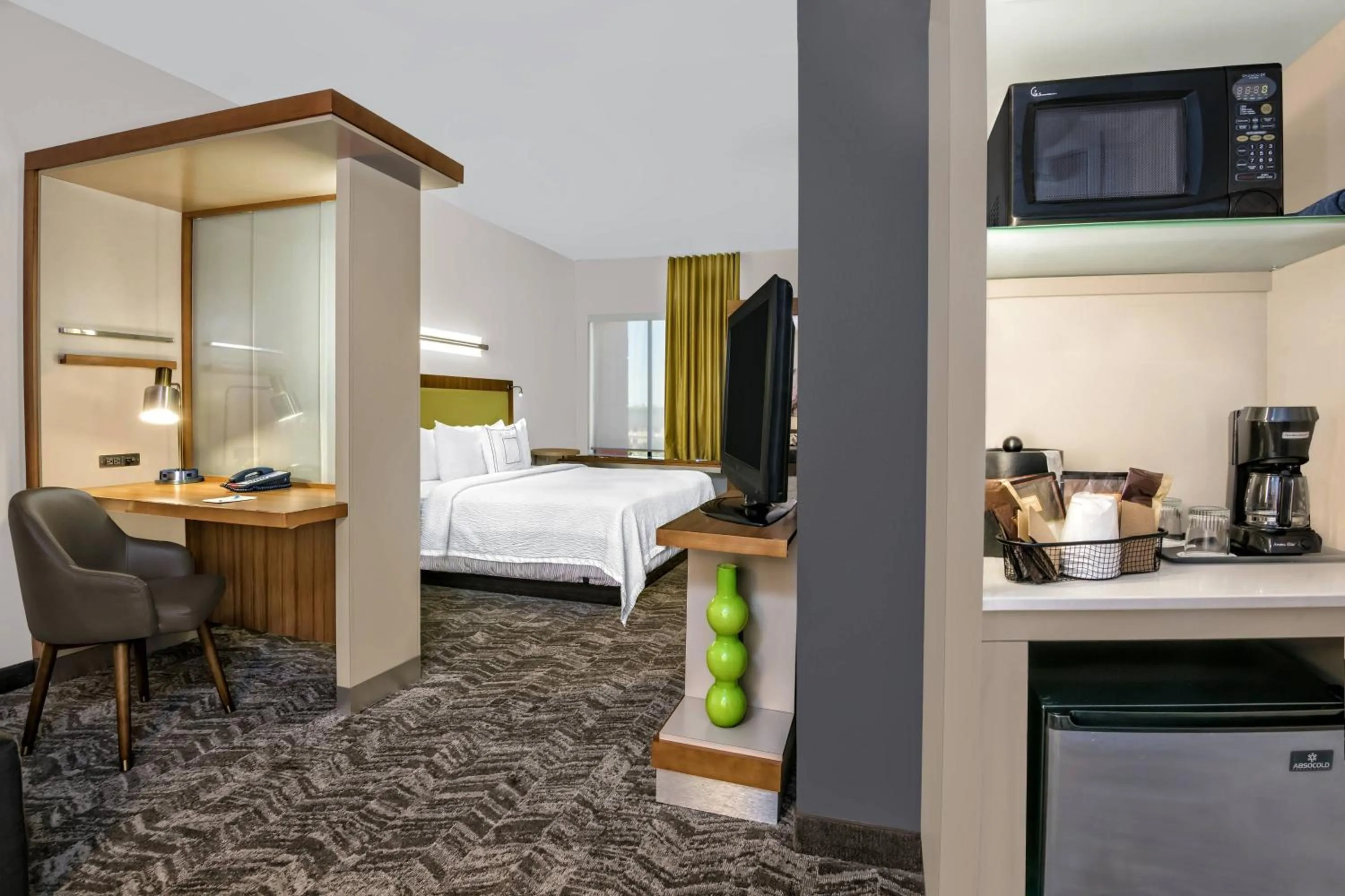 Photo of the whole room, Bed in SpringHill Suites by Marriott San Antonio SeaWorld®/Lackland