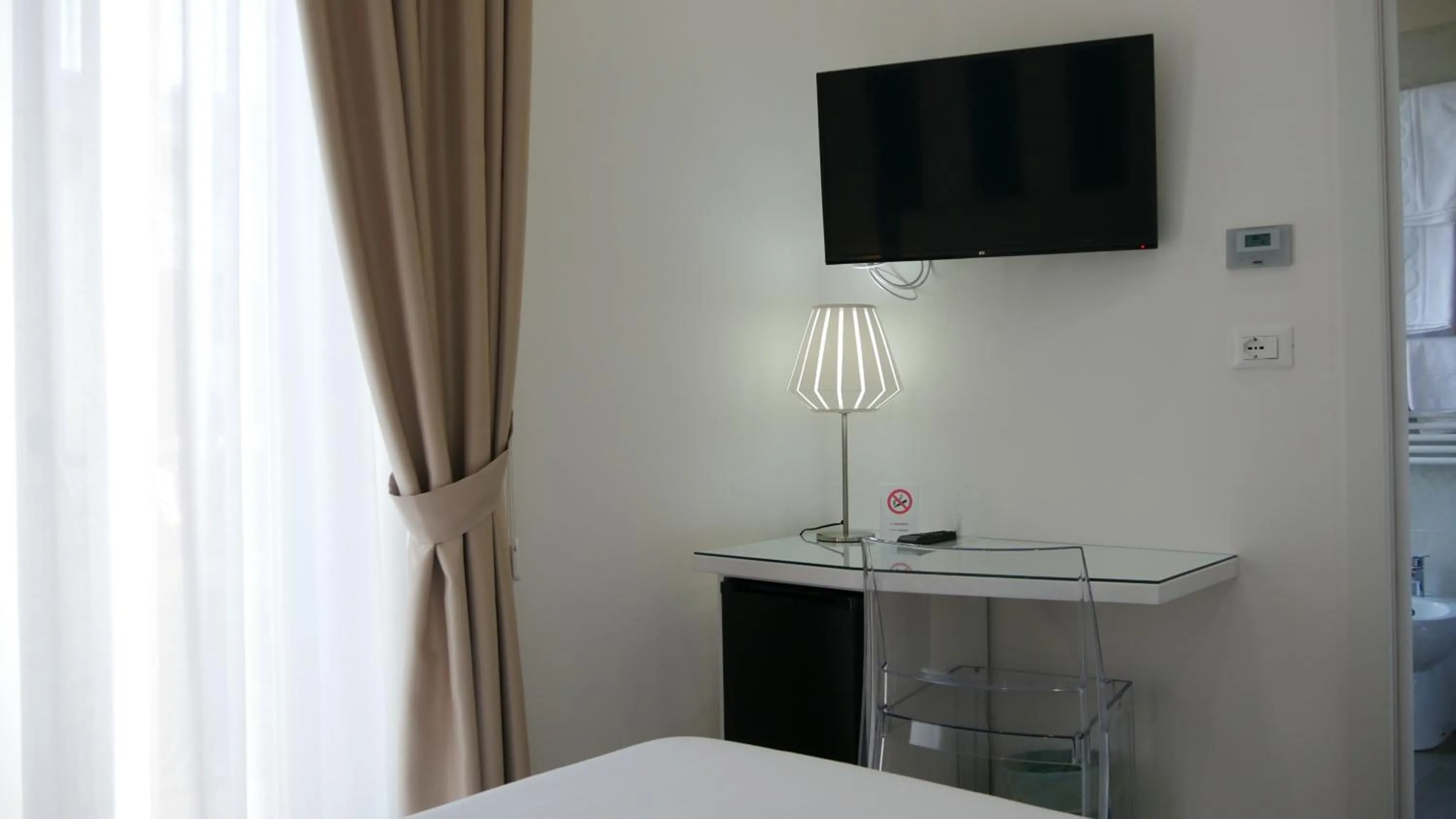 Food and drinks, Bed in Domus Nova