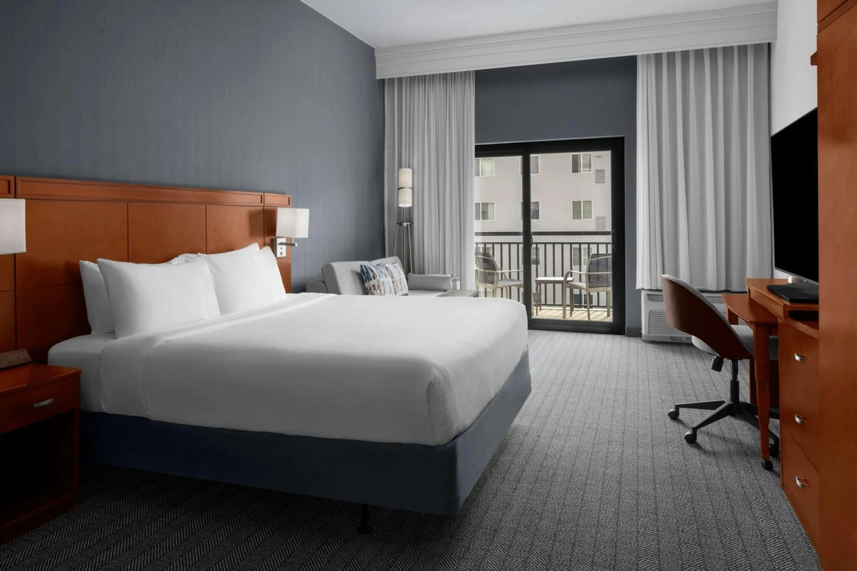 Photo of the whole room, Bed in Courtyard by Marriott San Antonio Six Flags at The RIM
