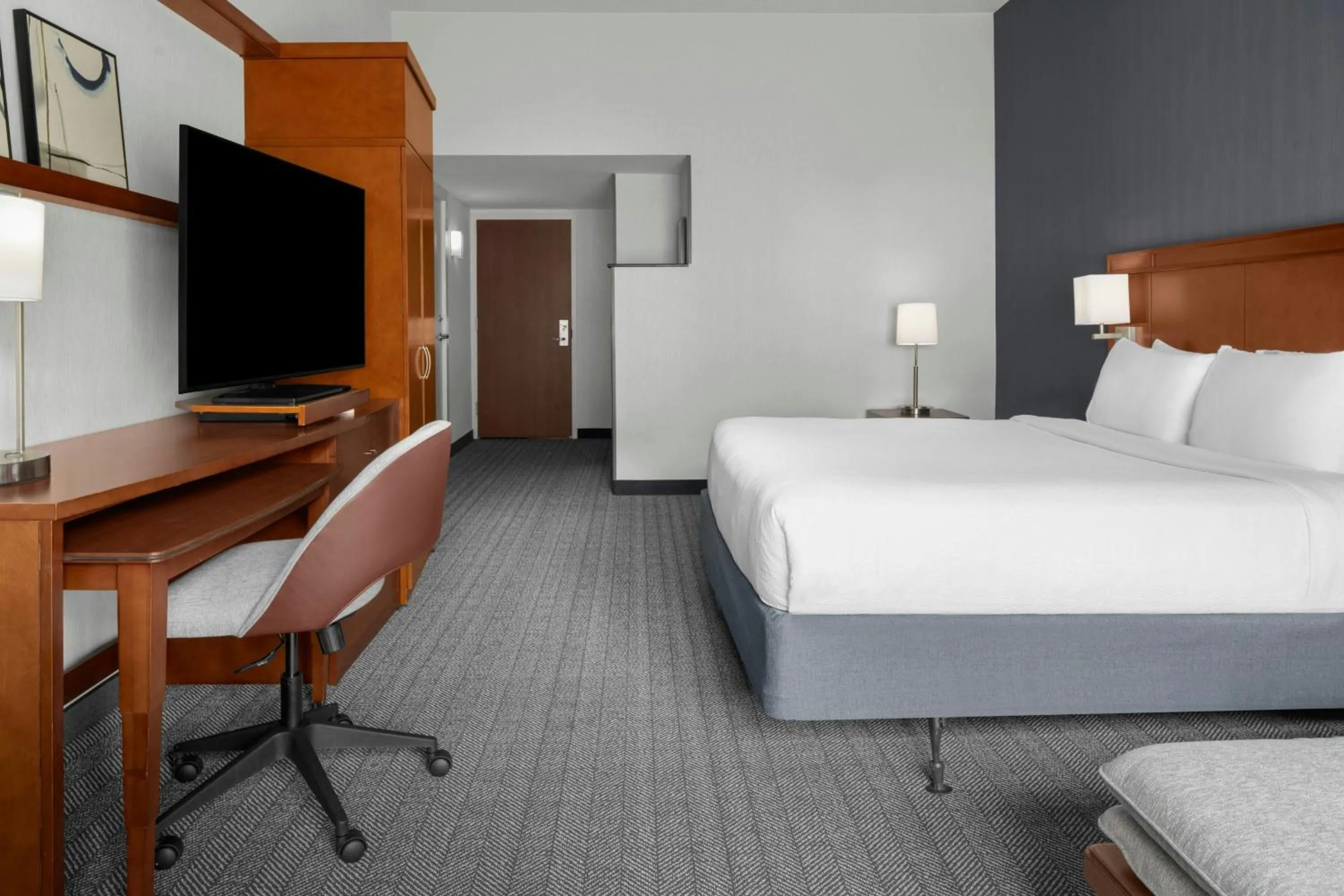 Photo of the whole room, Bed in Courtyard by Marriott San Antonio Six Flags at The RIM