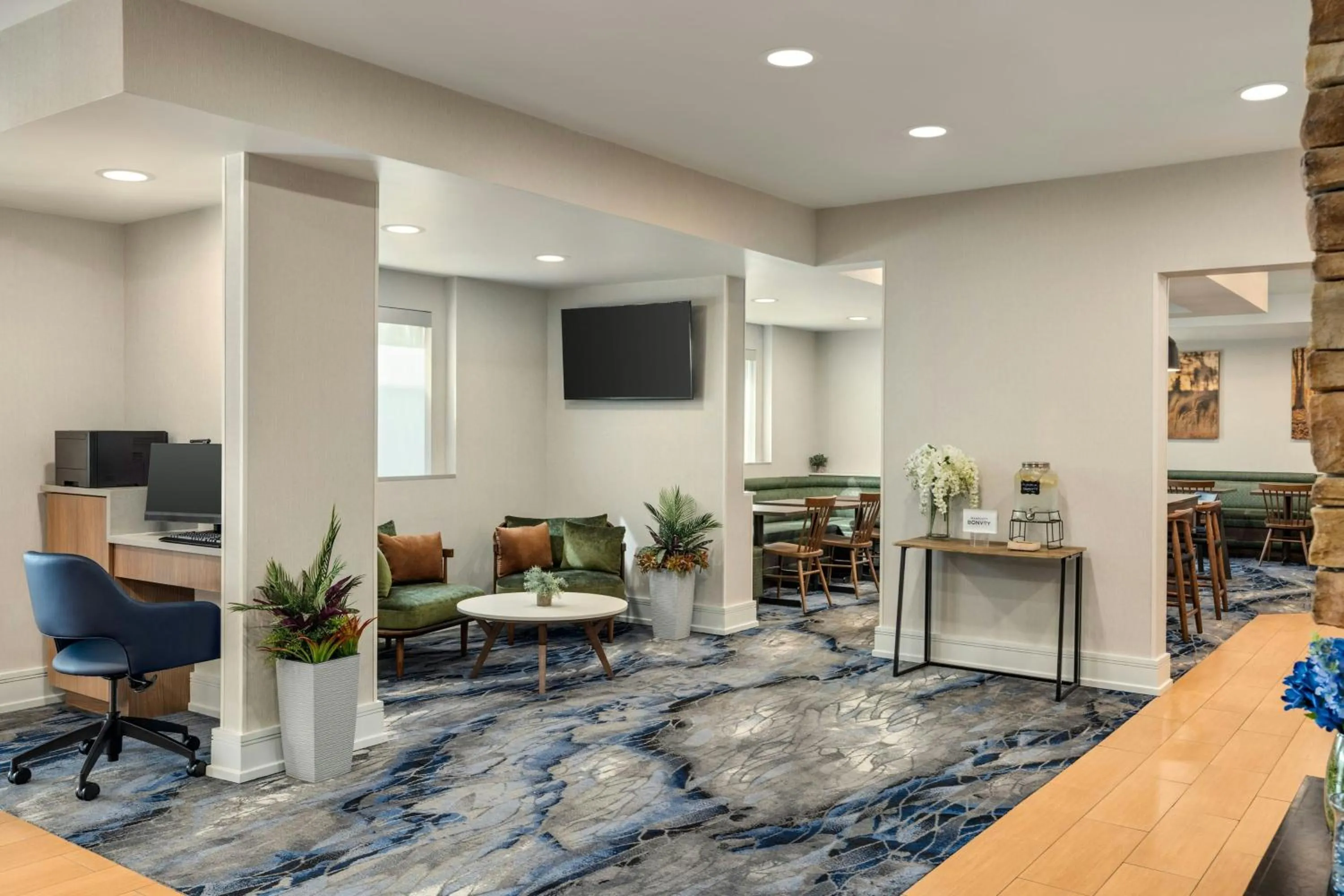 Lobby or reception in Fairfield Inn & Suites Savannah I-95 South
