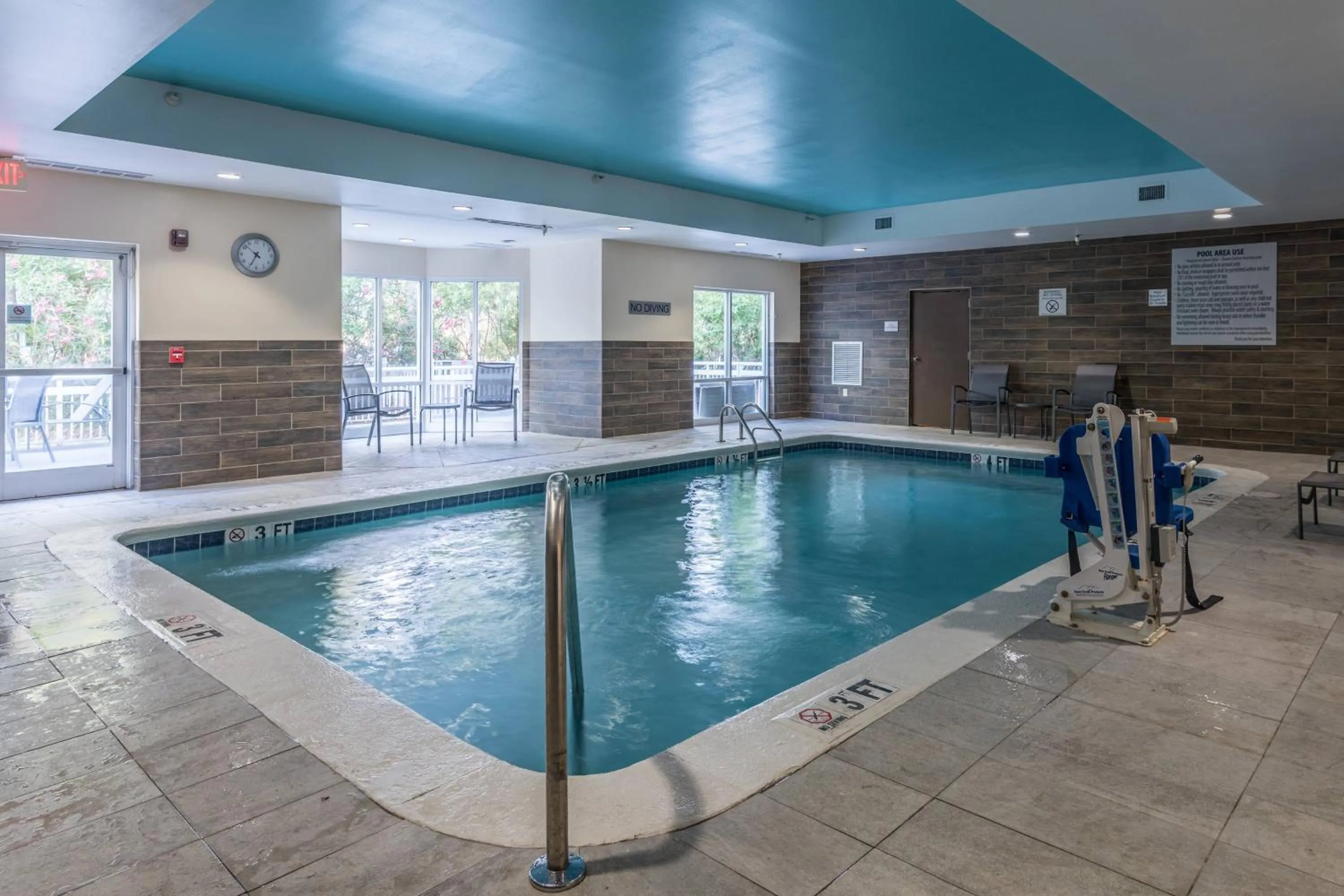 Swimming pool in Fairfield Inn & Suites Savannah I-95 South