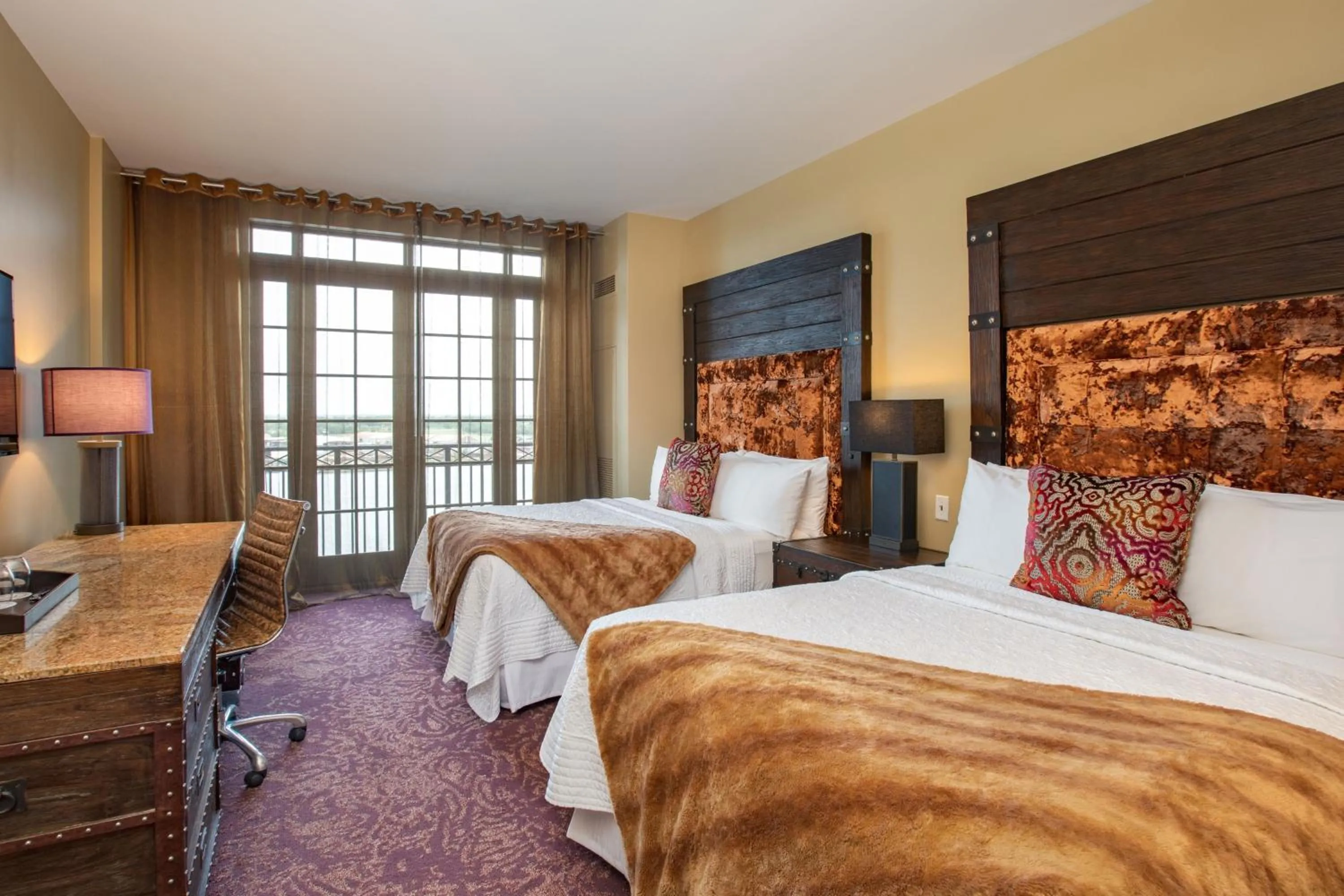 Photo of the whole room, Bed in The Bohemian Hotel Savannah Riverfront, Autograph Collection