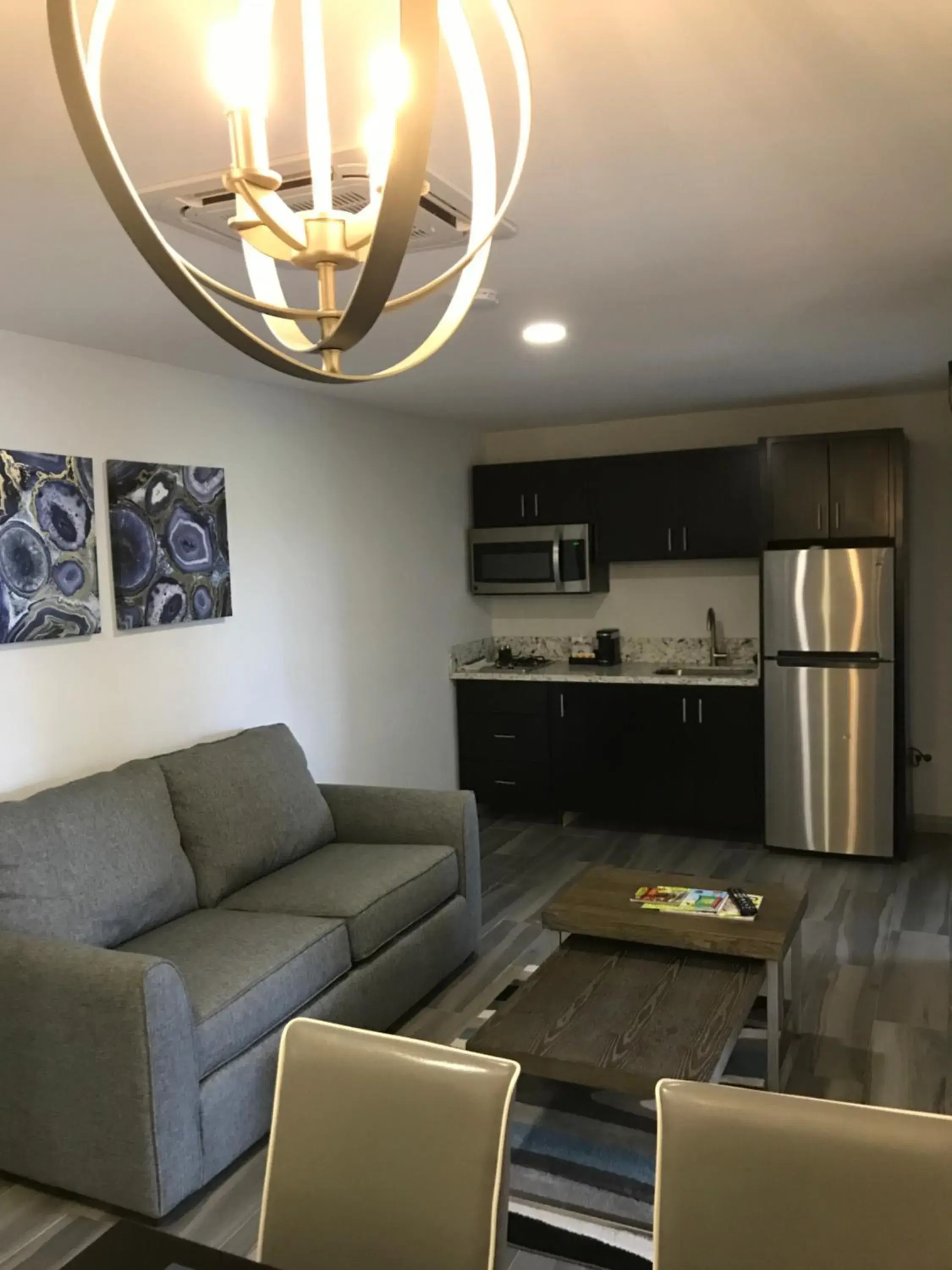 Deluxe Family Suite in King's Hotel & Residences Deluxe Family Suite in King's Hotel & Residences