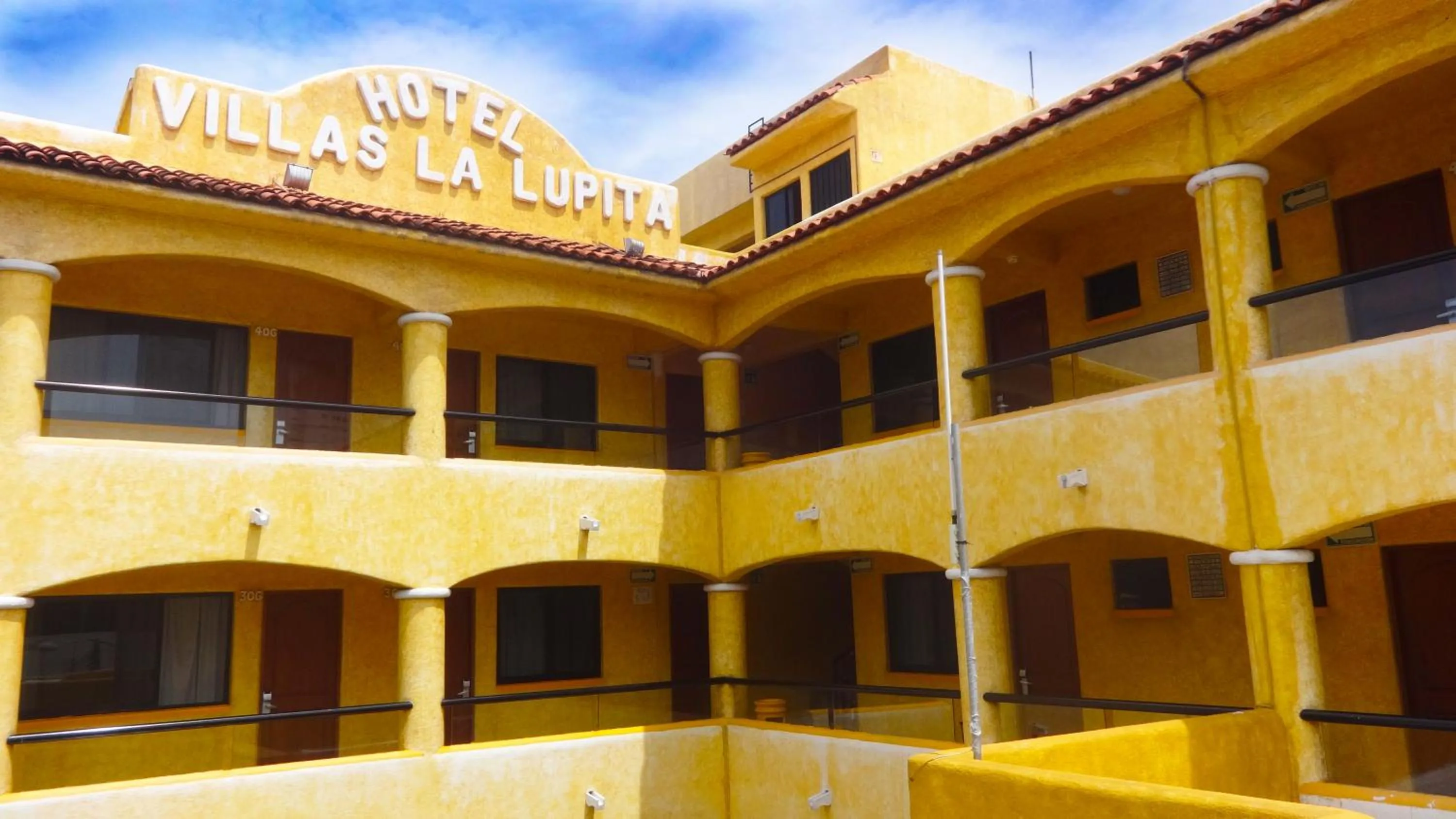 Property building in Villas La Lupita