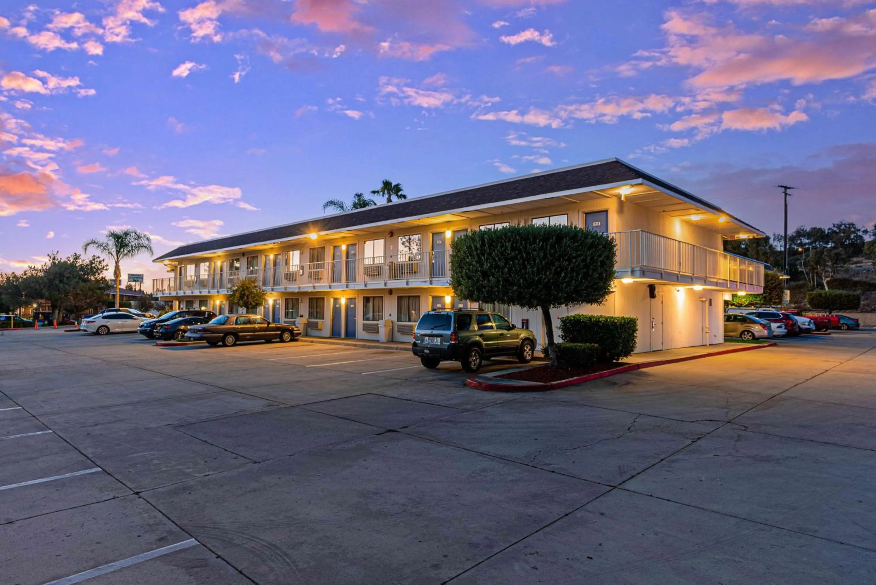 Property building in Motel 6-Temecula, CA - Historic Old Town