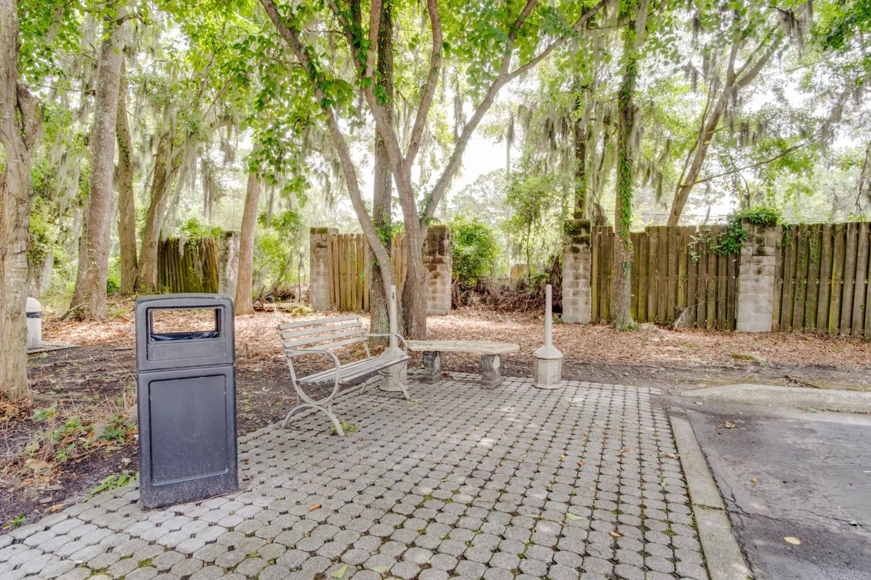 Seating area in Country Inn & Suites by Radisson, Savannah Southside