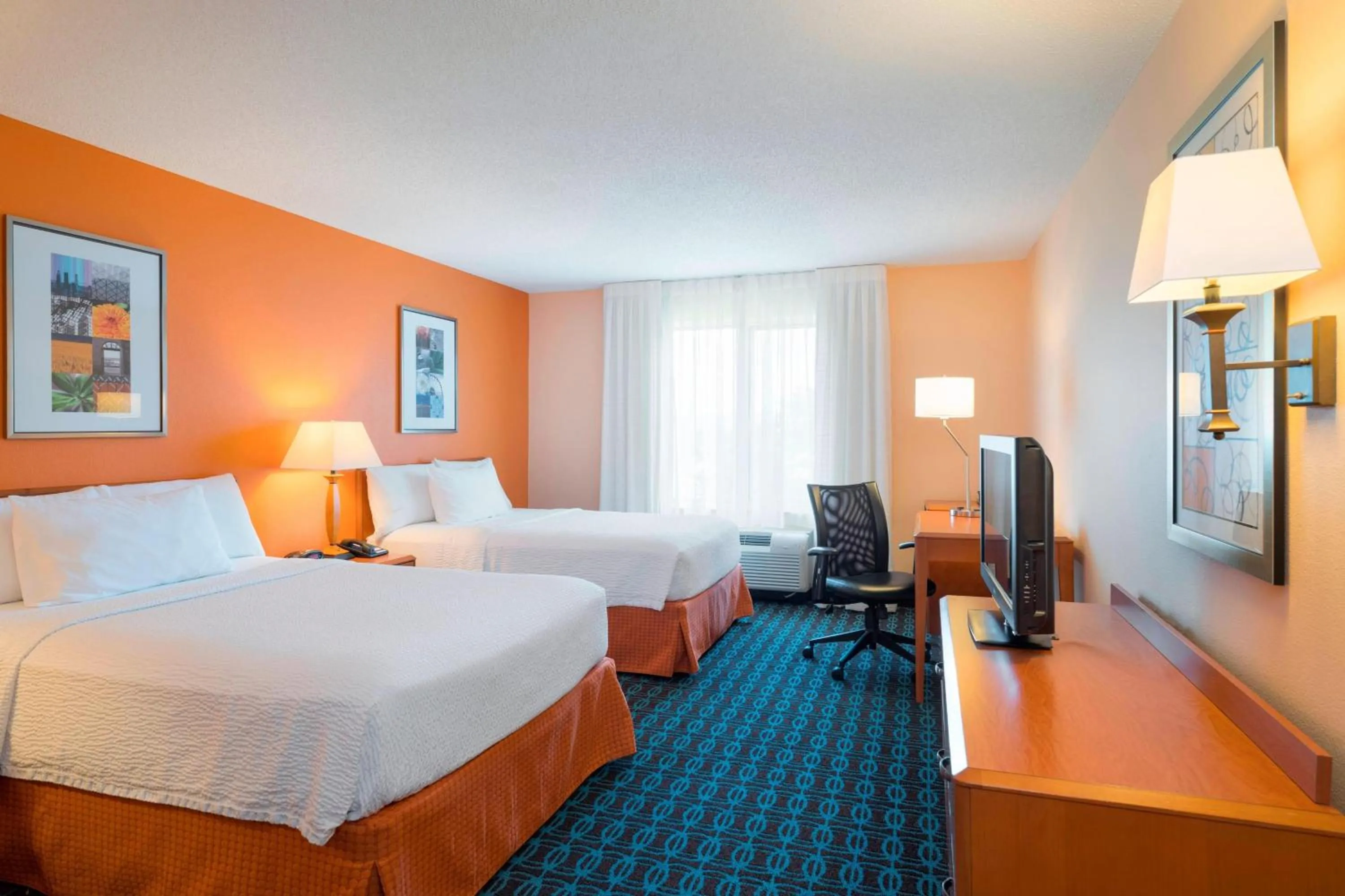 Photo of the whole room, Bed in Fairfield Inn & Suites by Marriott State College
