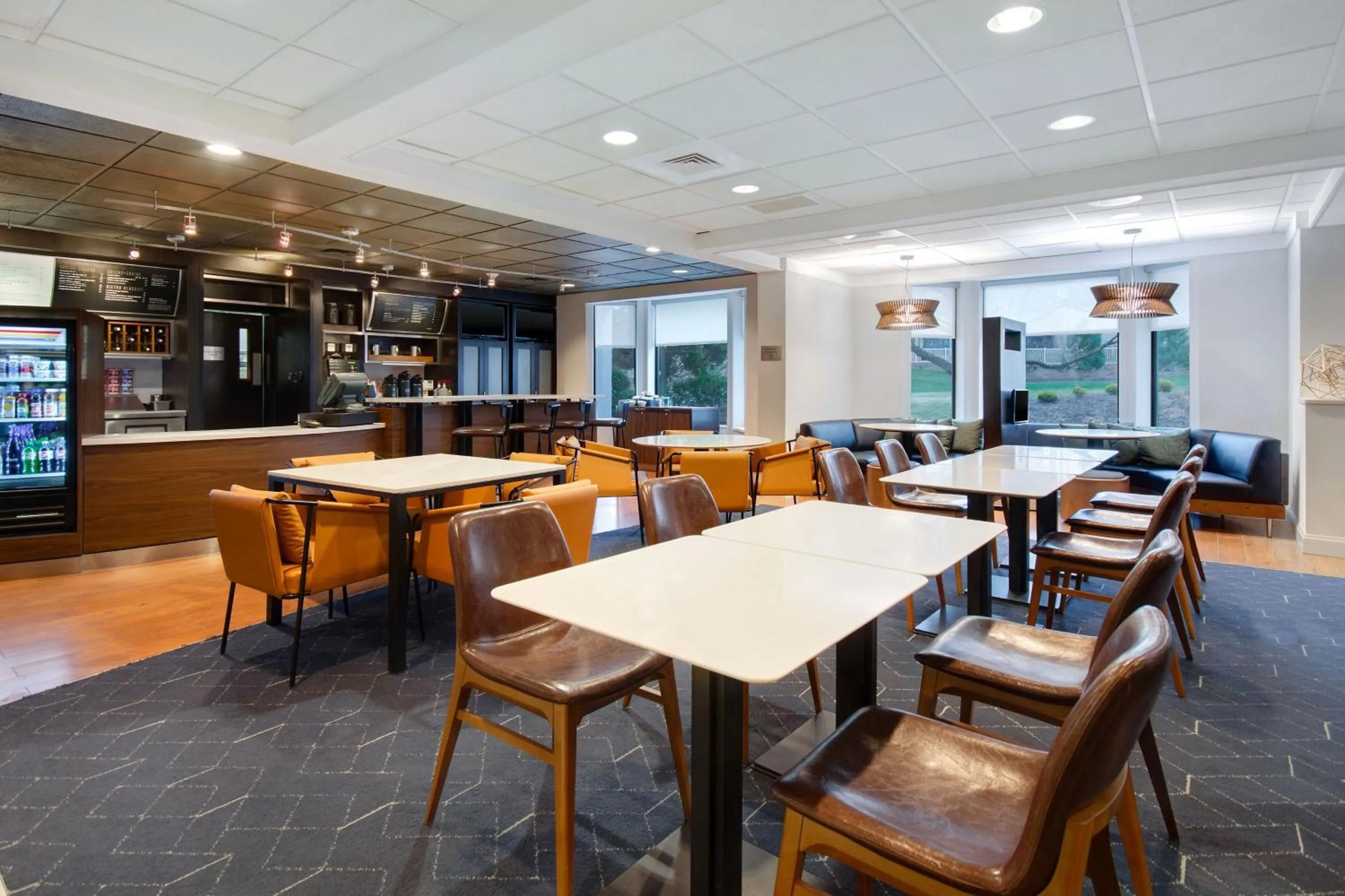 Restaurant/places to eat in Courtyard by Marriott State College
