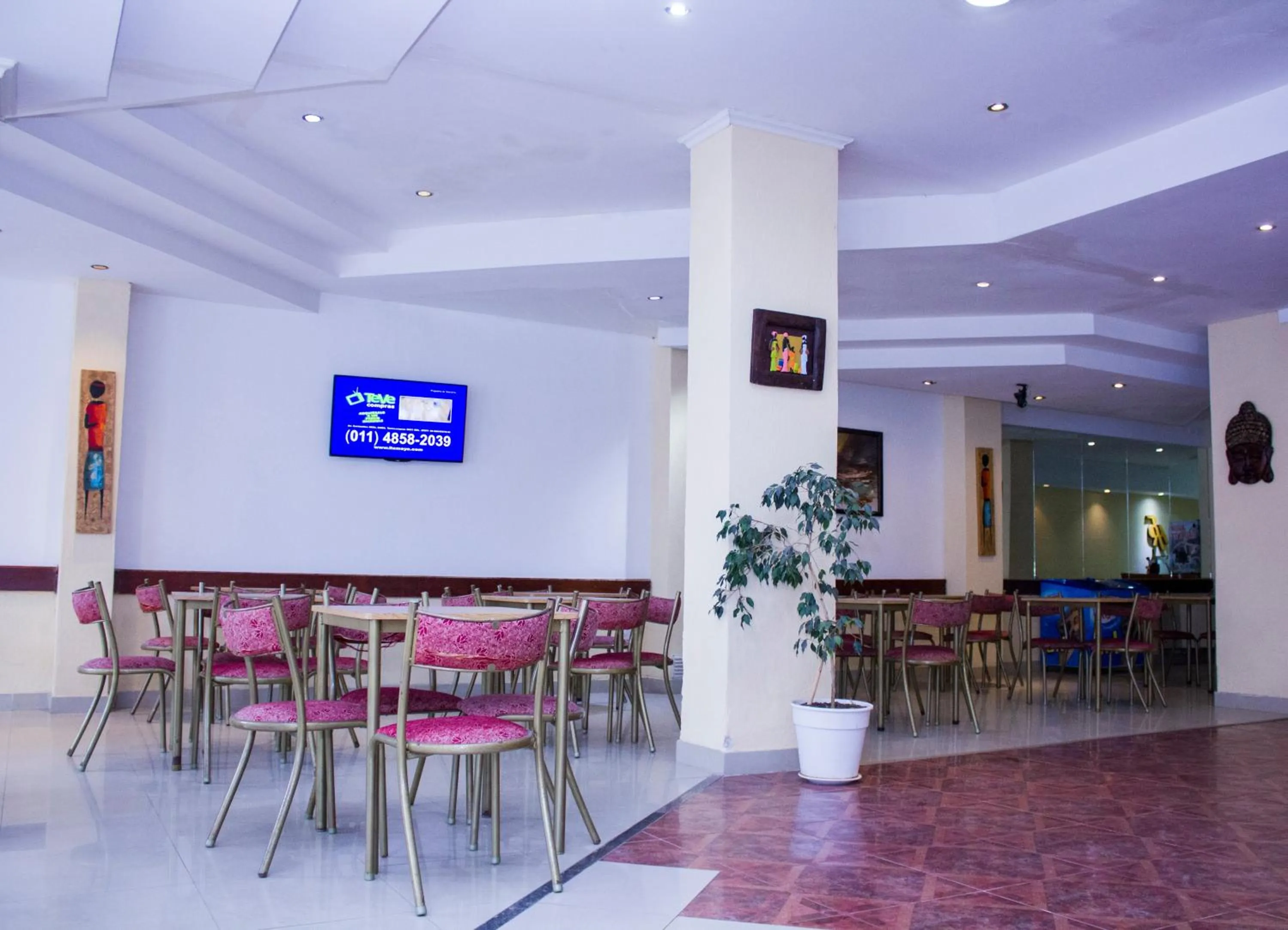 Restaurant/places to eat in San Remo World Hotel
