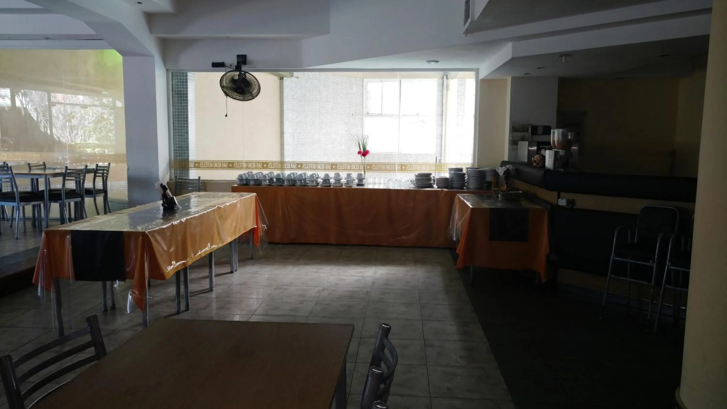 Lounge or bar in San Remo World Hotel