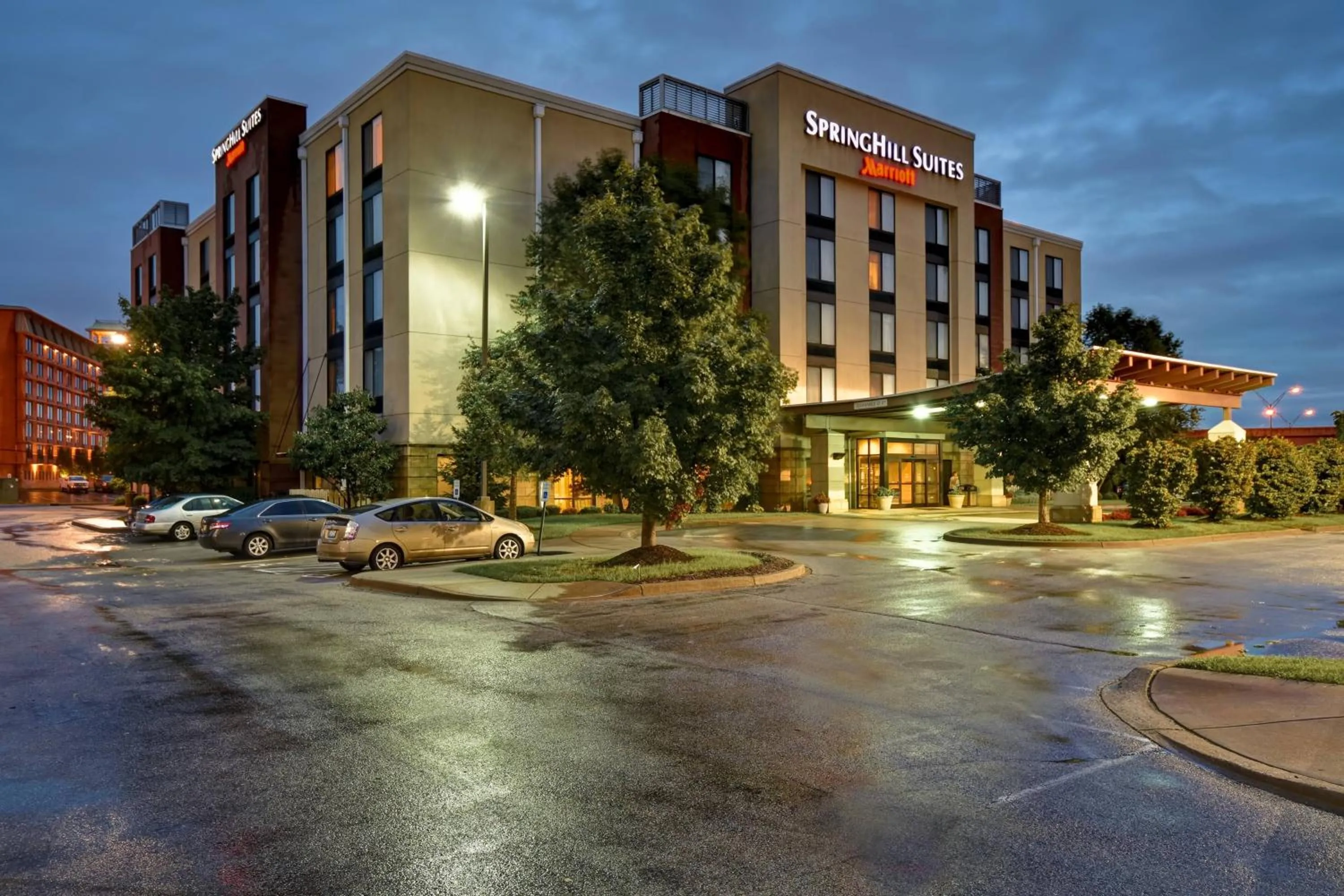 Property building in SpringHill Suites Louisville Airport