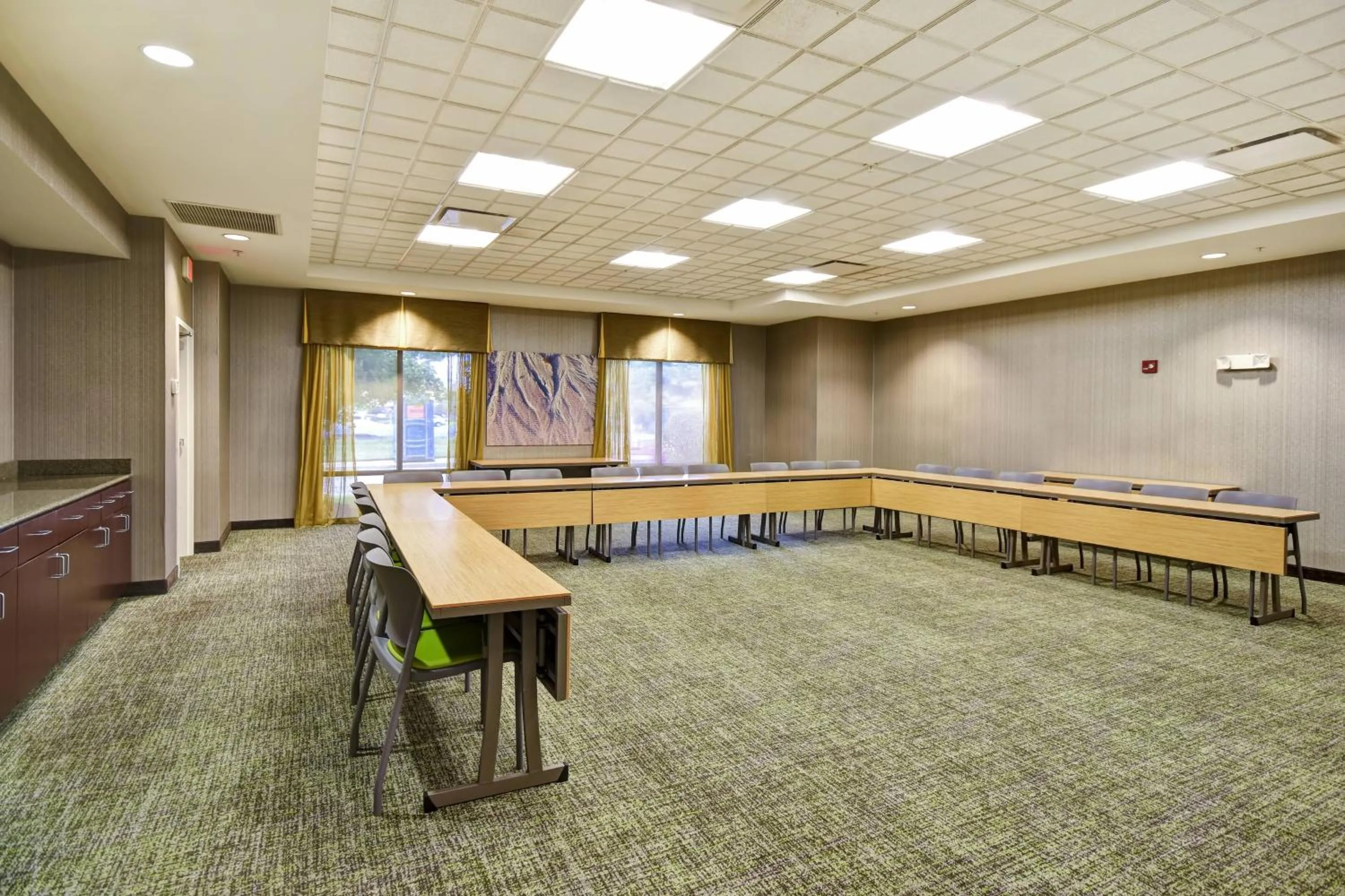 Meeting/conference room in SpringHill Suites Louisville Airport