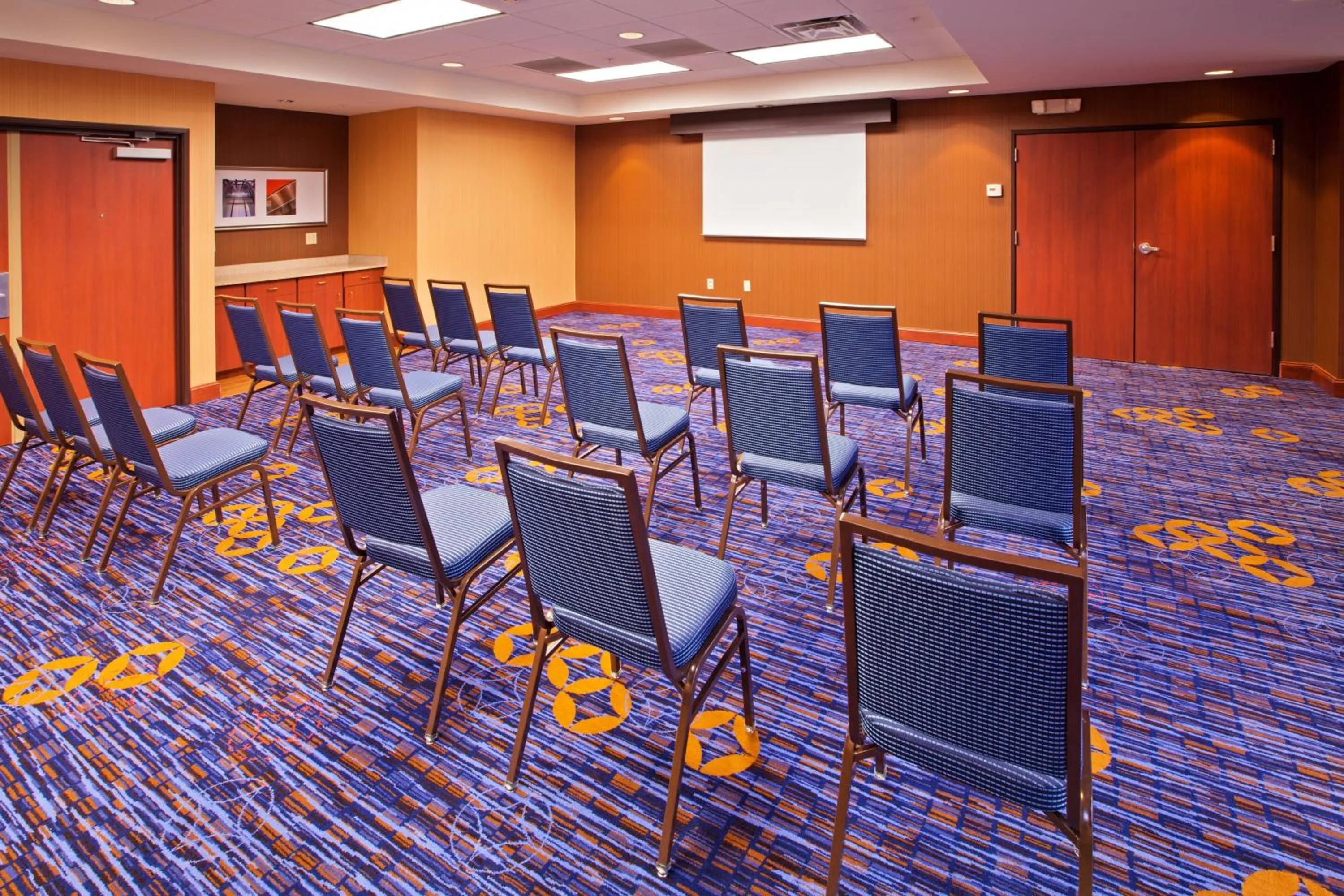 Meeting/conference room in Courtyard Louisville Northeast