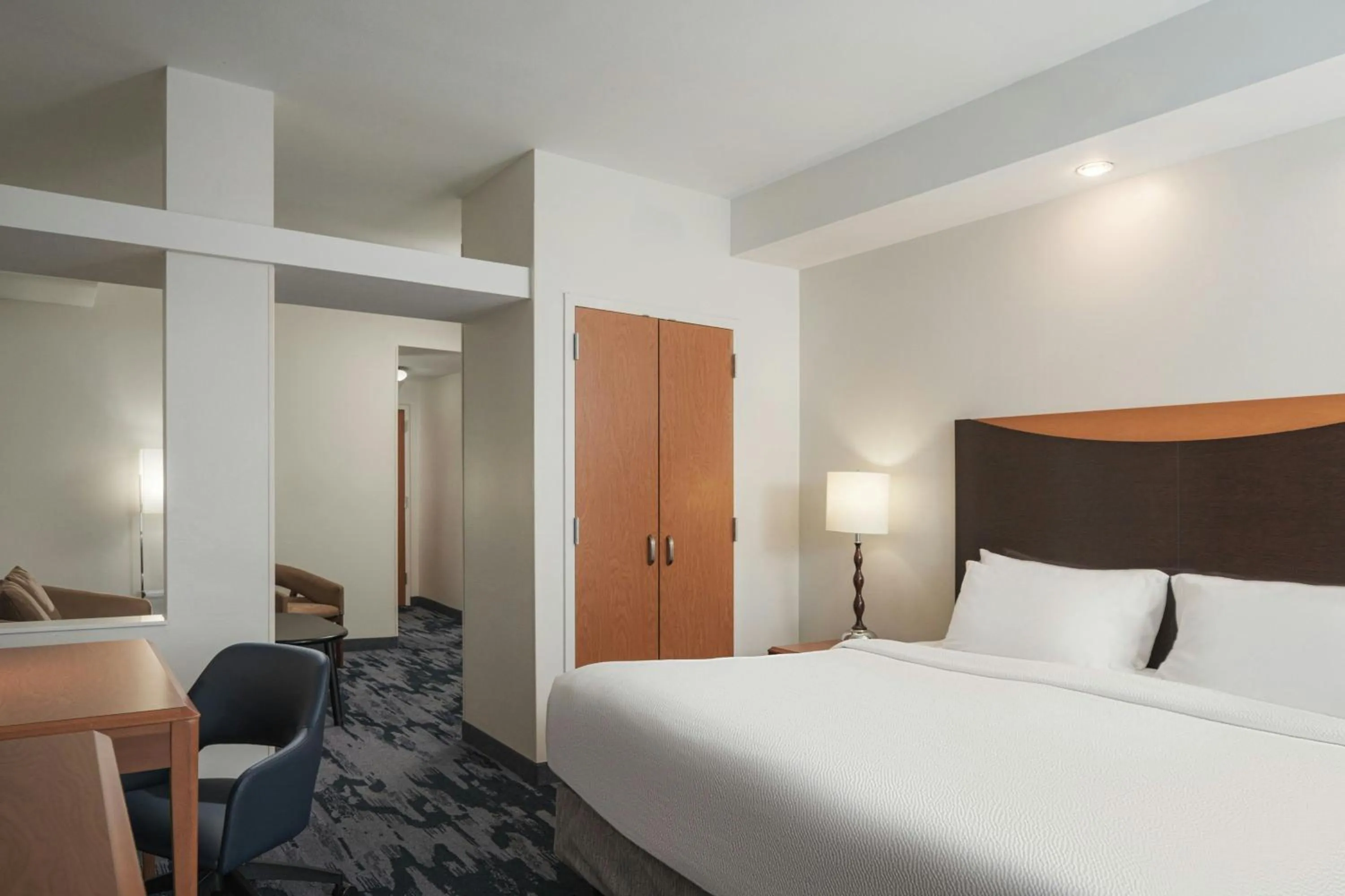 Bedroom, Bed in Fairfield Inn & Suites Louisville East