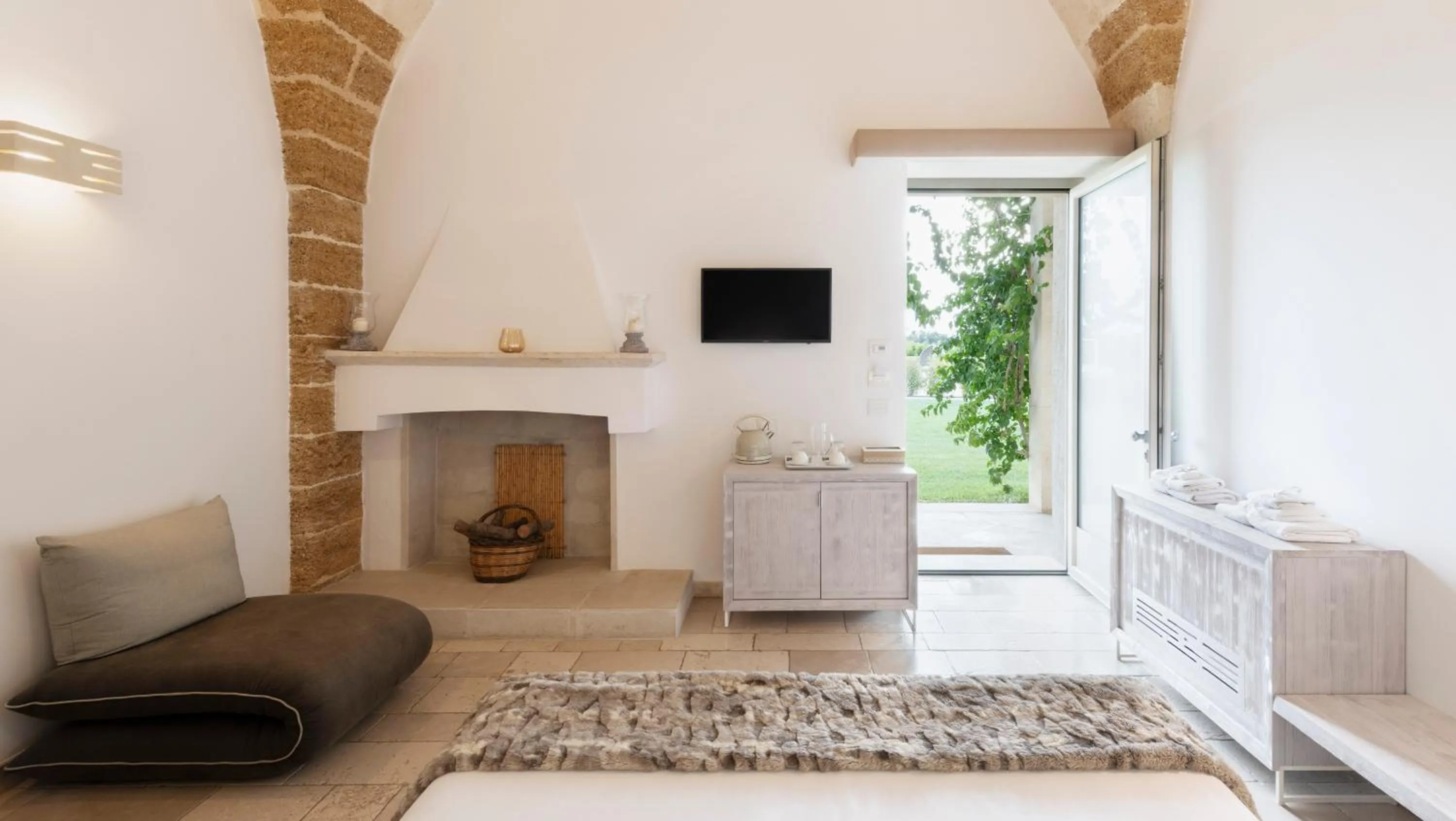 TV and multimedia in Masseria Elysium