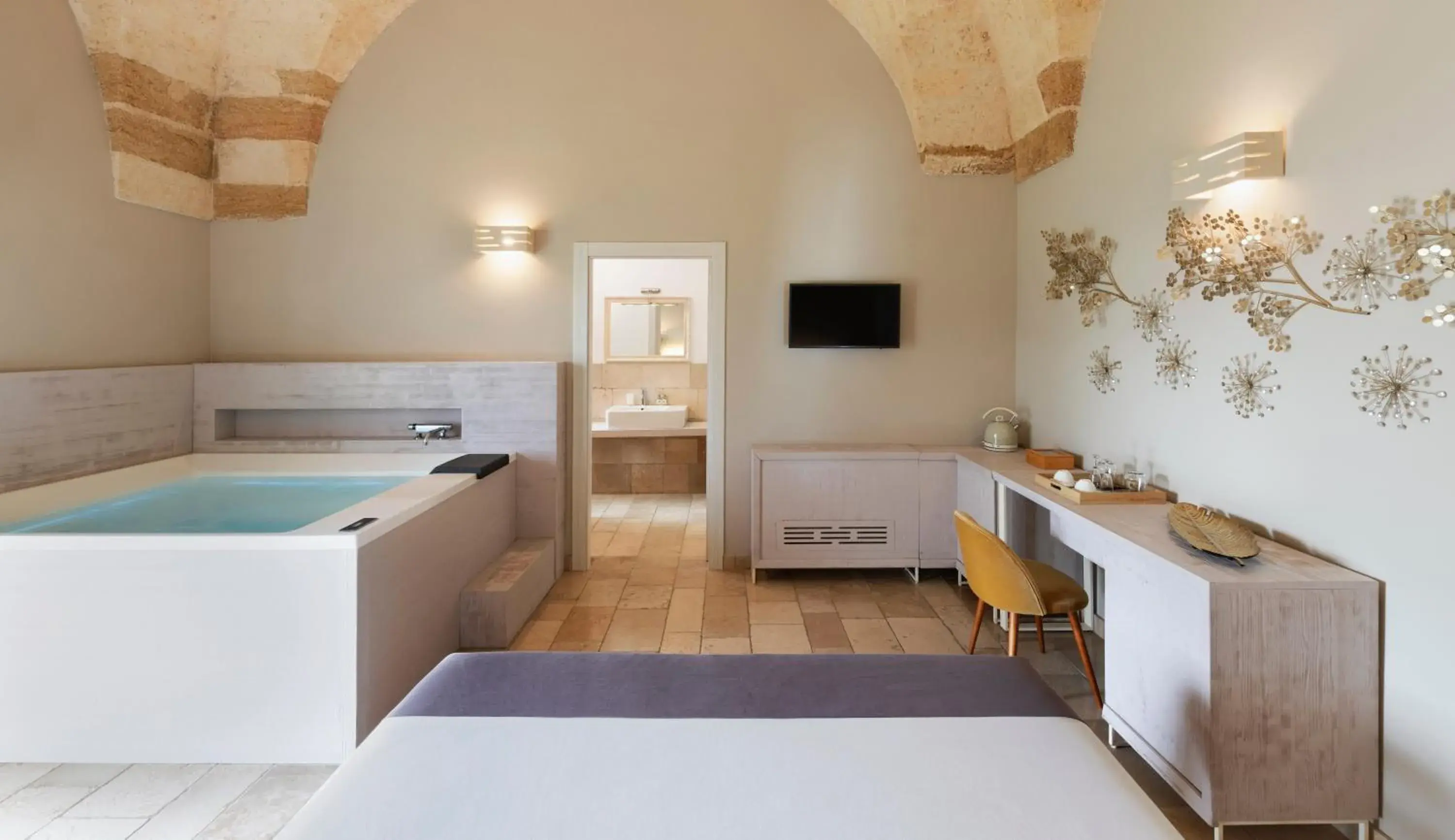 King Room with Spa Bath in Masseria Elysium King Room with Spa Bath in Masseria Elysium