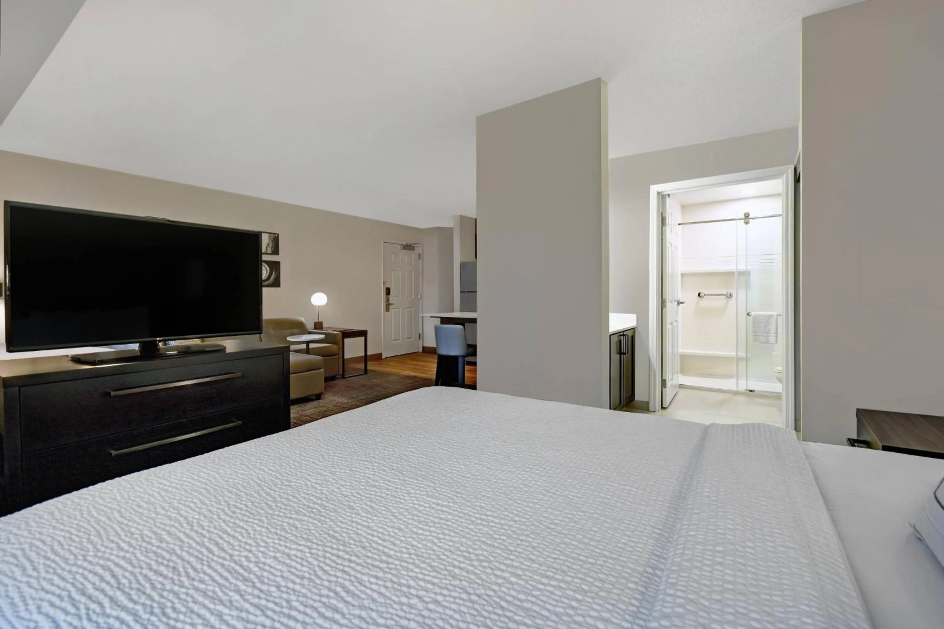 Photo of the whole room, Bed in Residence Inn Louisville Airport
