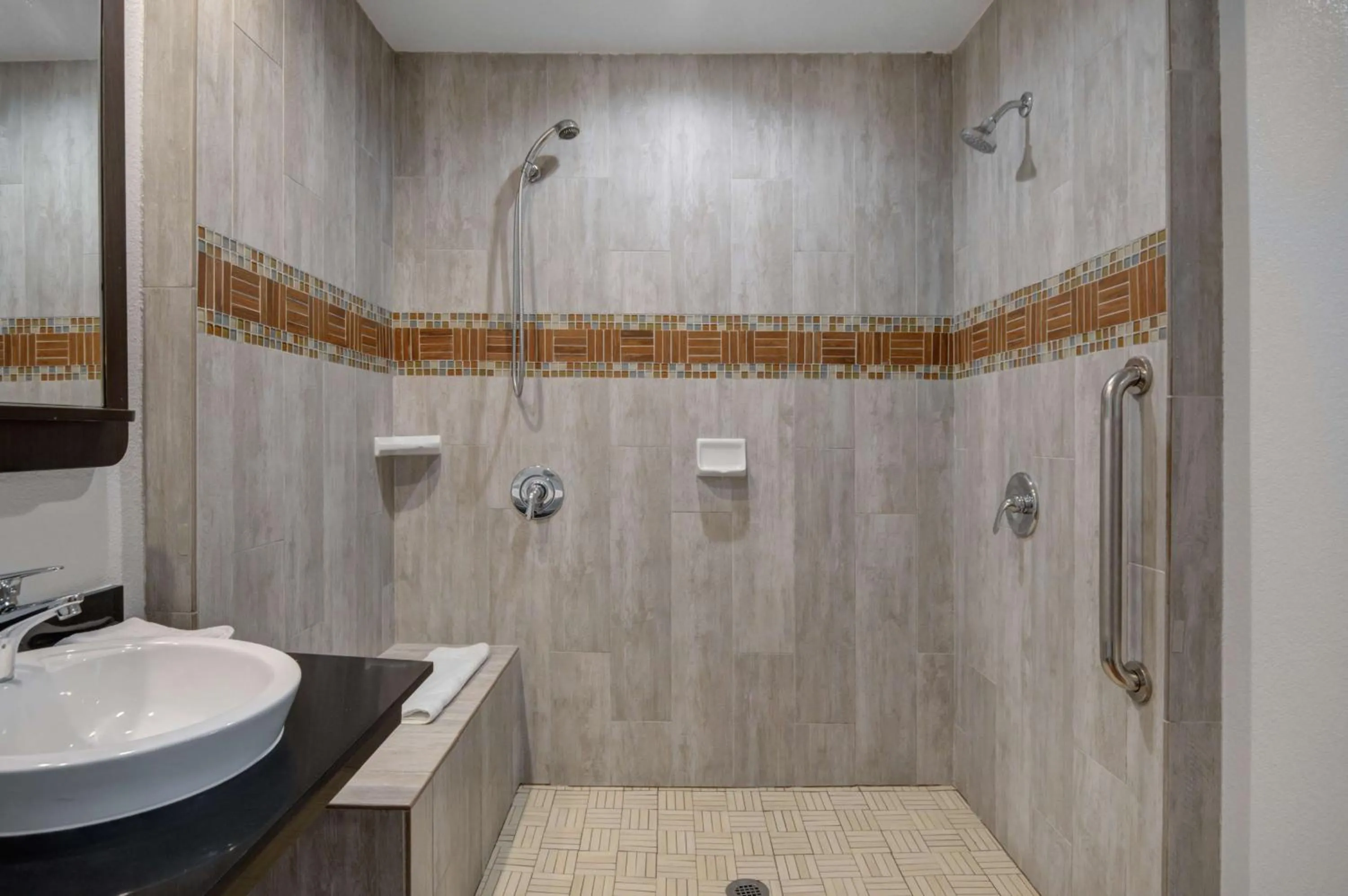 Bathroom in Motel 6 Ontario CA Convention Center Airport