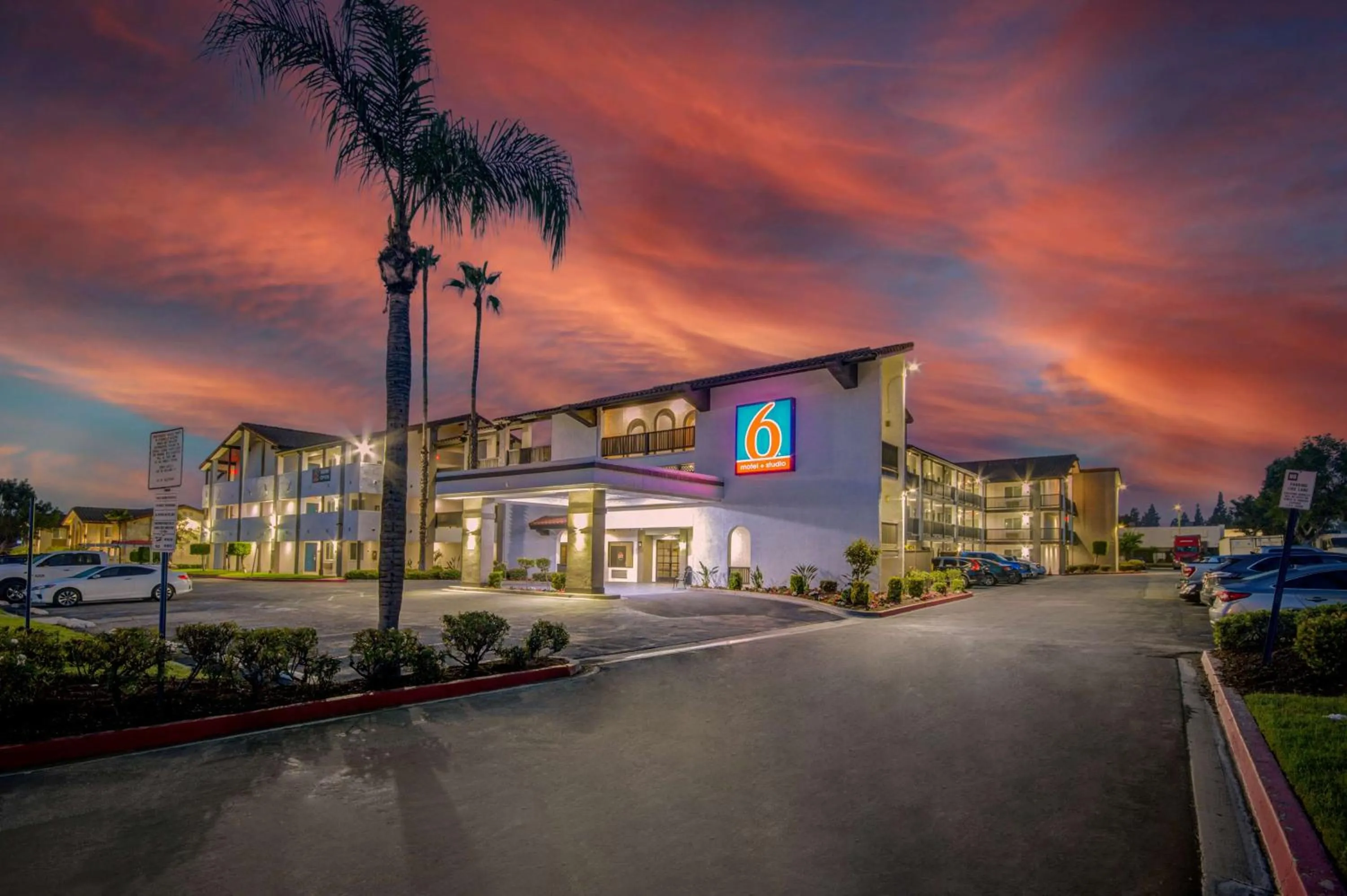 Property building in Motel 6 Ontario CA Convention Center Airport
