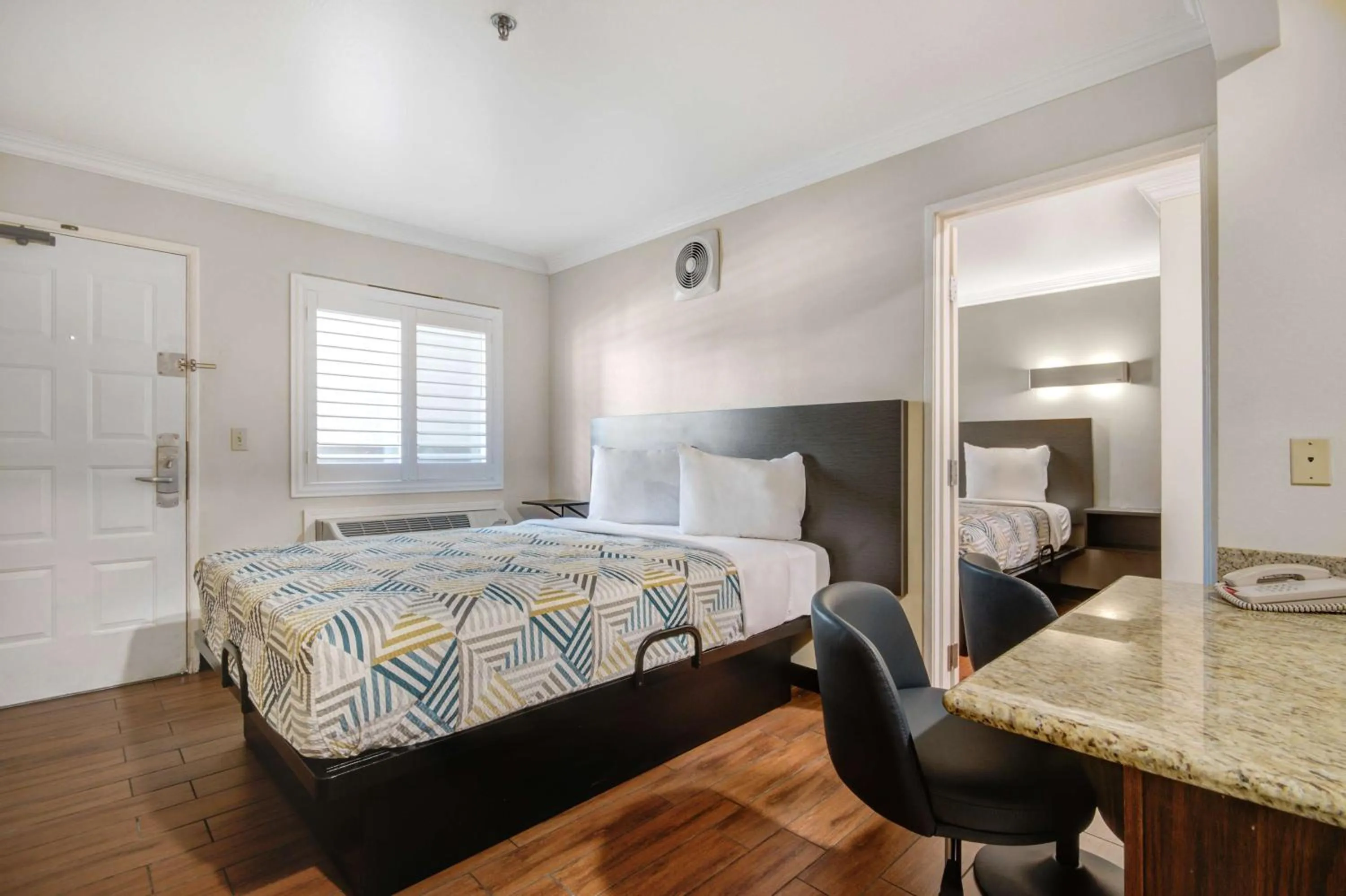 Bedroom, Bed in Motel 6 Ontario CA Convention Center Airport