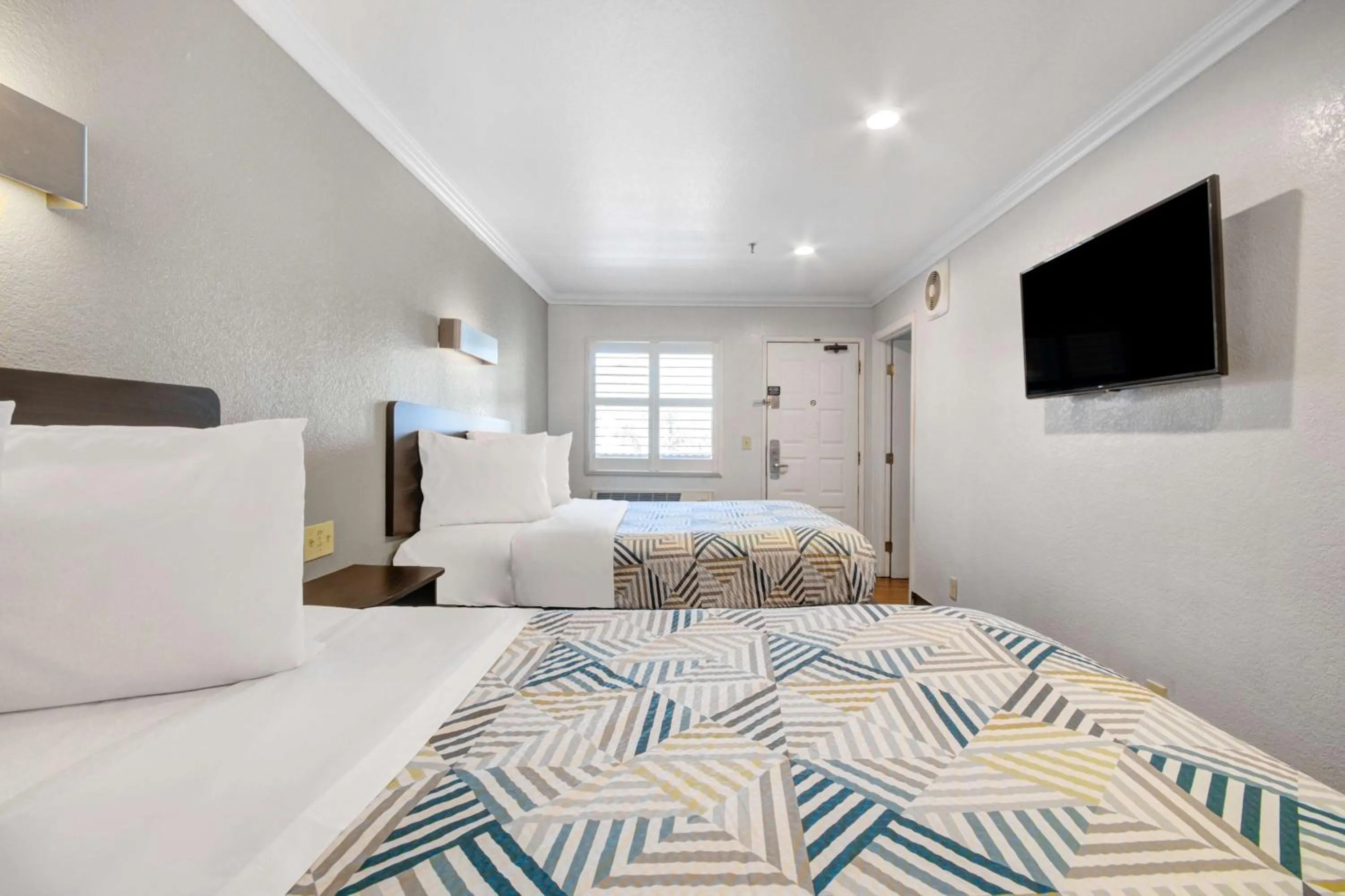 Bedroom, Bed in Motel 6 Ontario CA Convention Center Airport