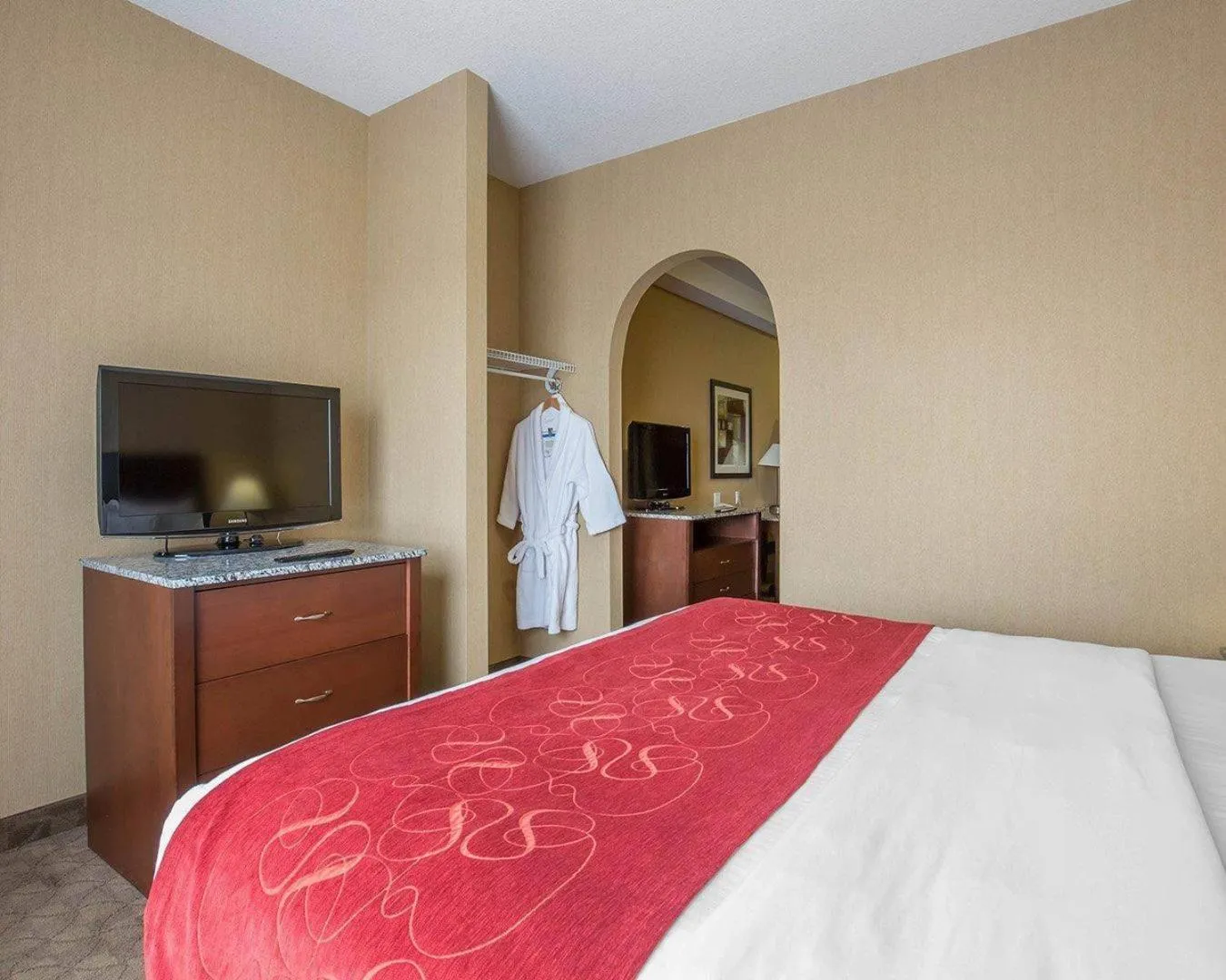 Bedroom, Bed in Comfort Inn & Suites