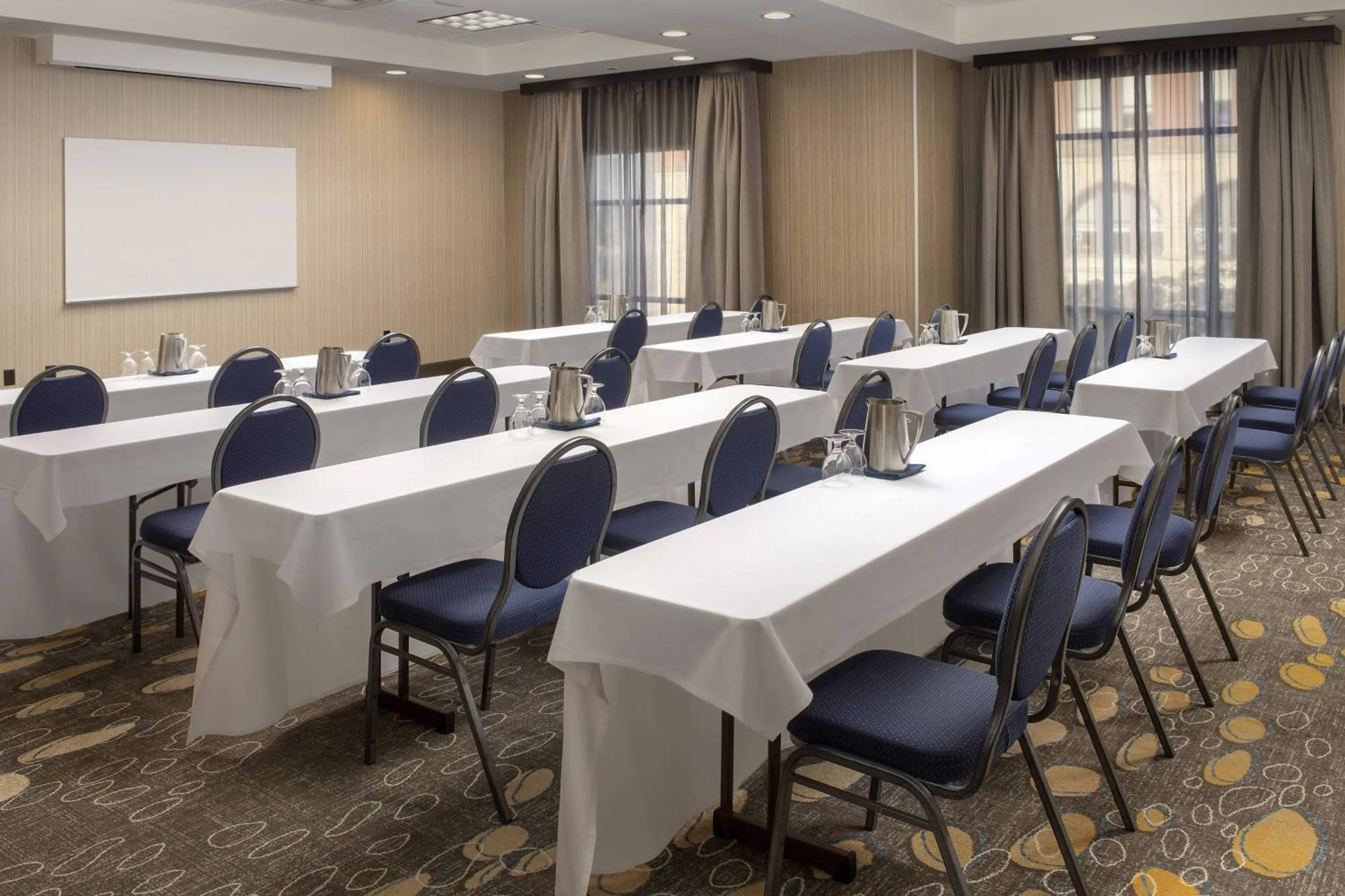 Meeting/conference room in Courtyard Tacoma Downtown