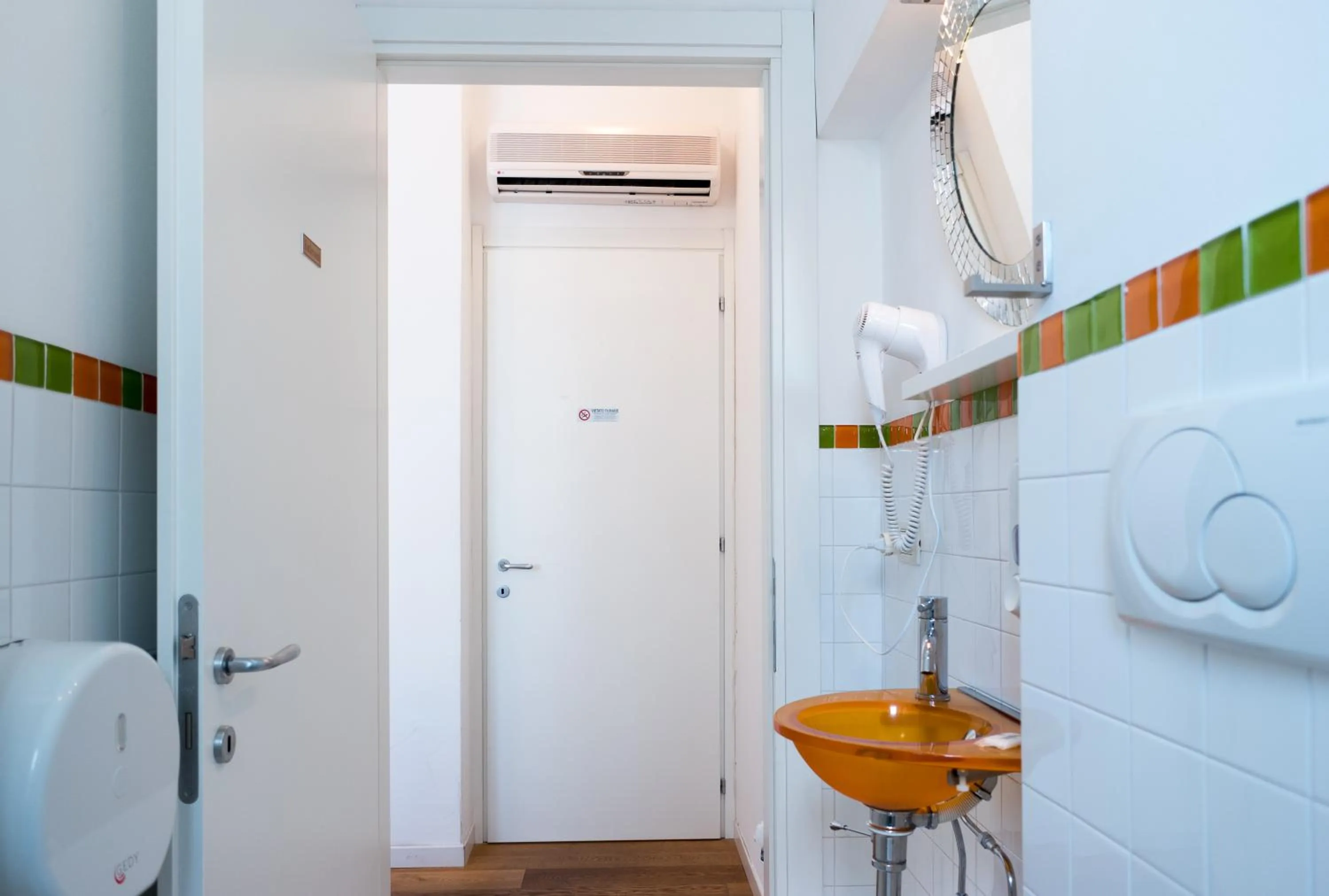 Bathroom in Ca' Rebeka Venice - Atika & Atif