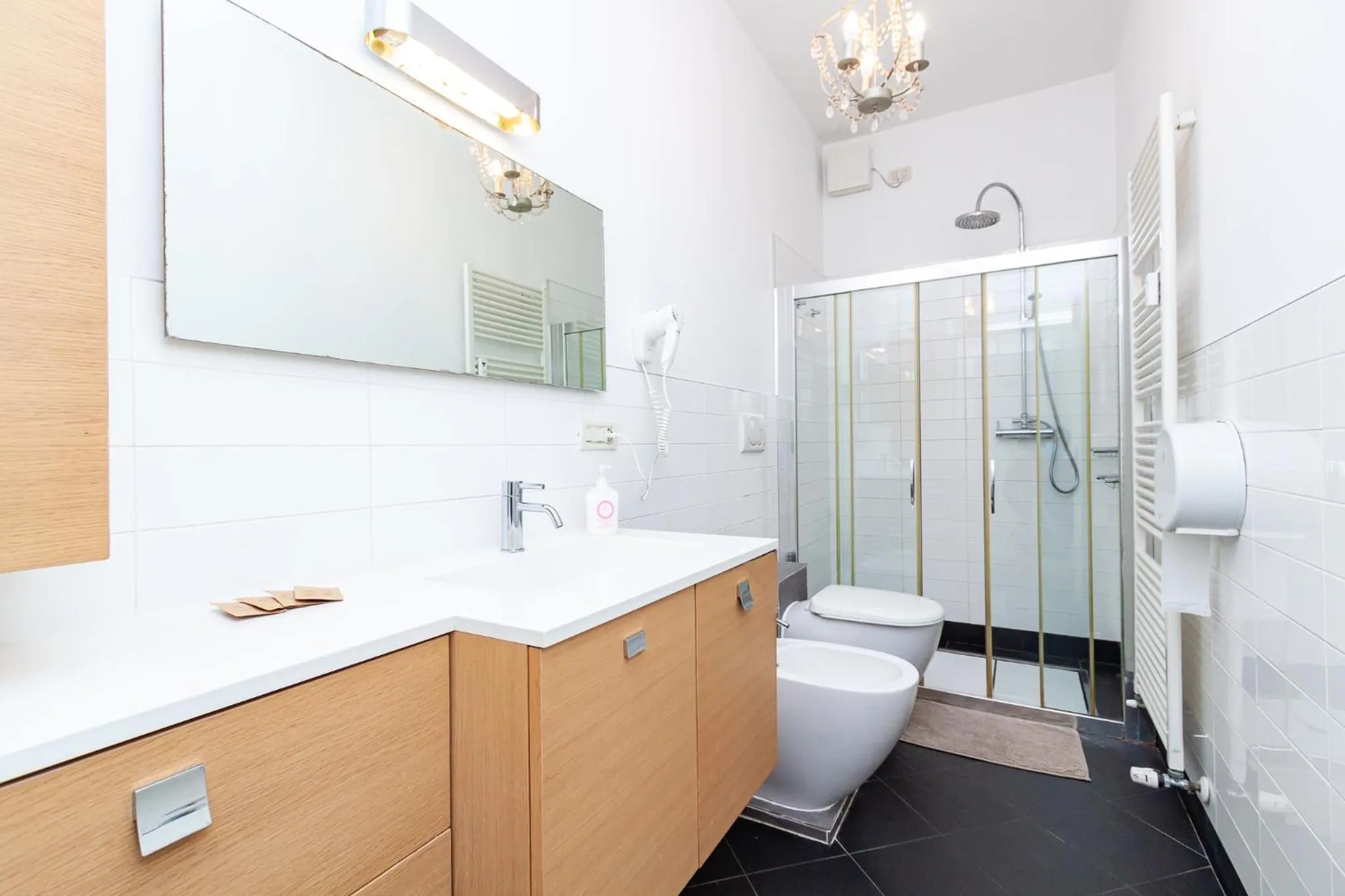 Bathroom in Ca' Rebeka Venice - Atika & Atif