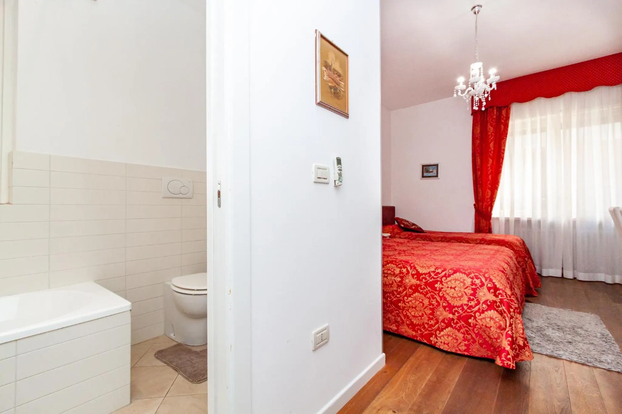 Photo of the whole room, Bed in Ca' Rebeka Venice - Atika & Atif