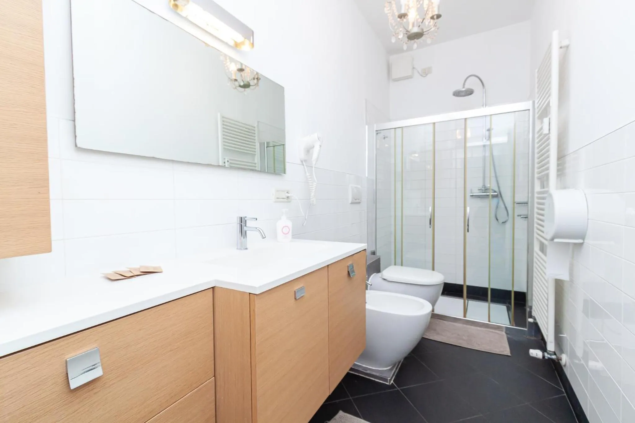 Bathroom in Ca' Rebeka Venice - Atika & Atif