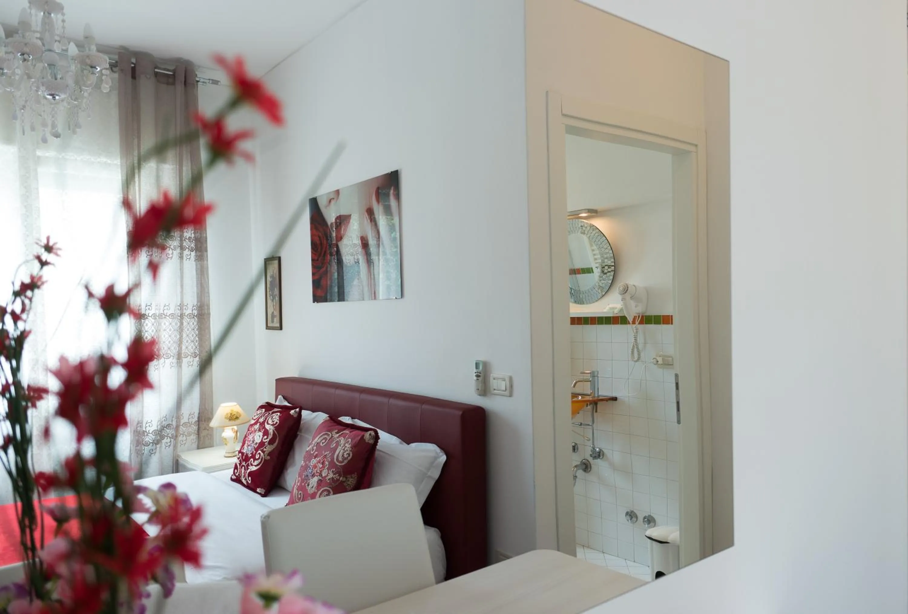 Photo of the whole room, Bed in Ca' Rebeka Venice - Atika & Atif