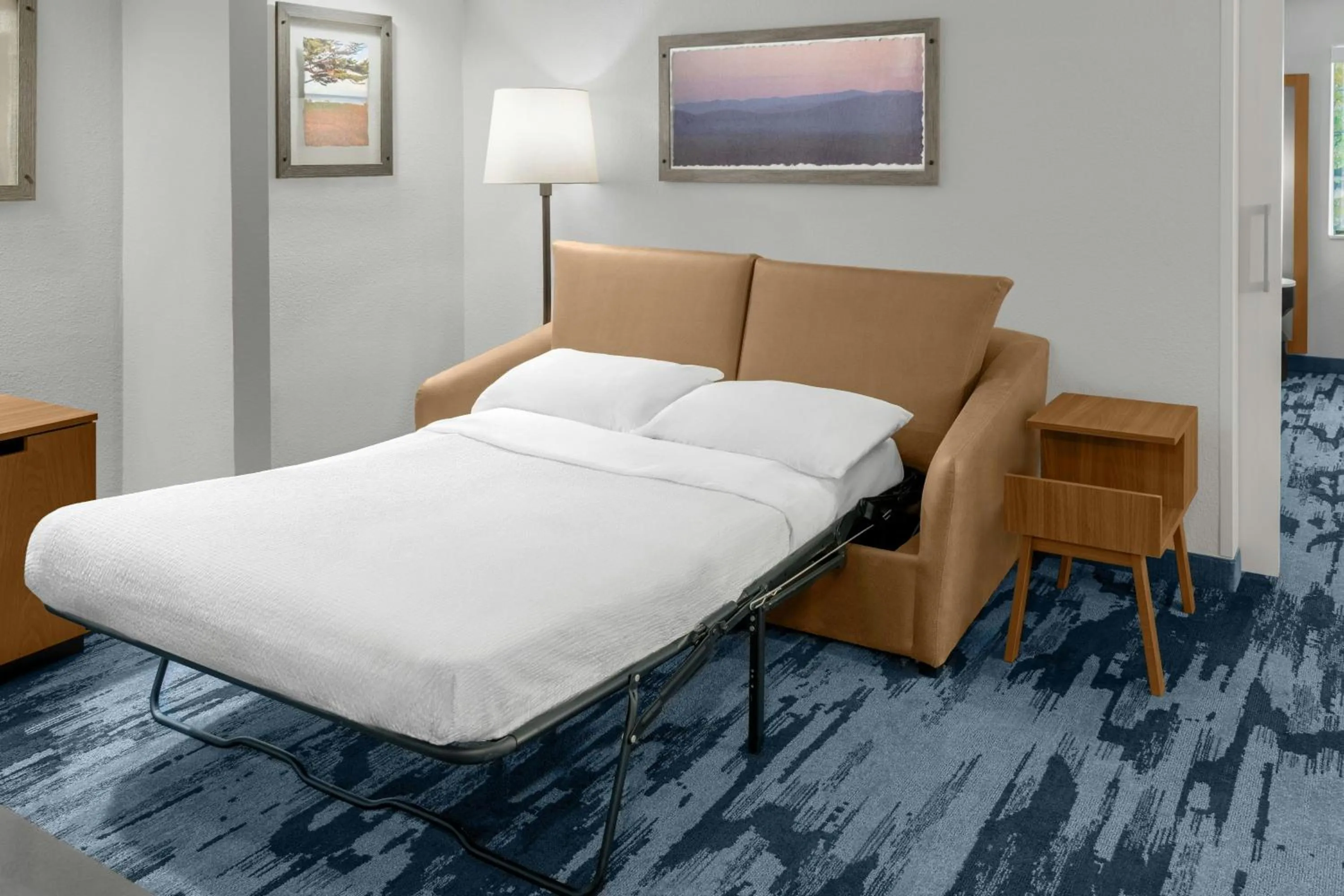 Photo of the whole room, Bed in Fairfield Inn & Suites by Marriott San Francisco San Carlos