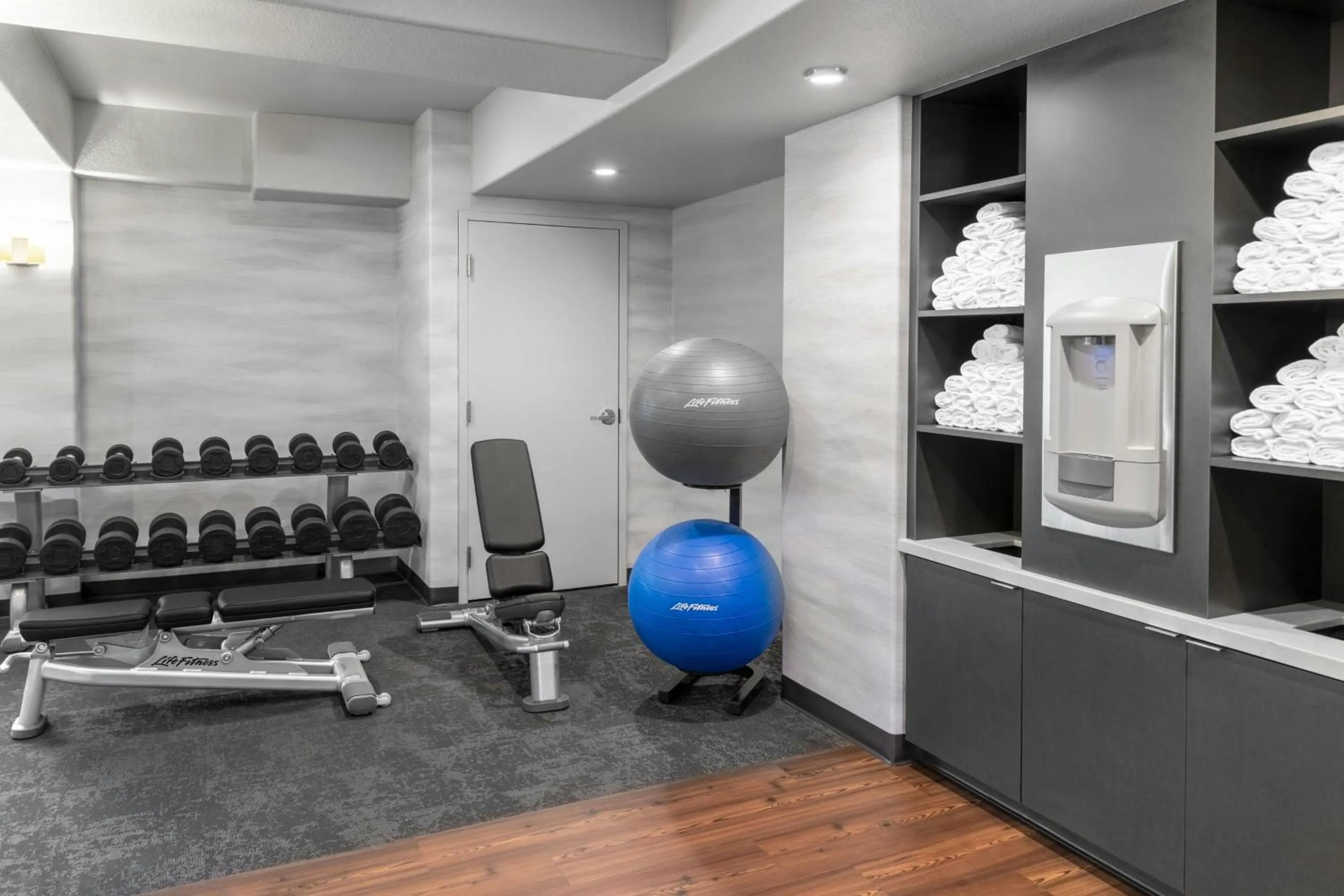 Fitness centre/facilities in Fairfield Inn & Suites by Marriott San Francisco San Carlos