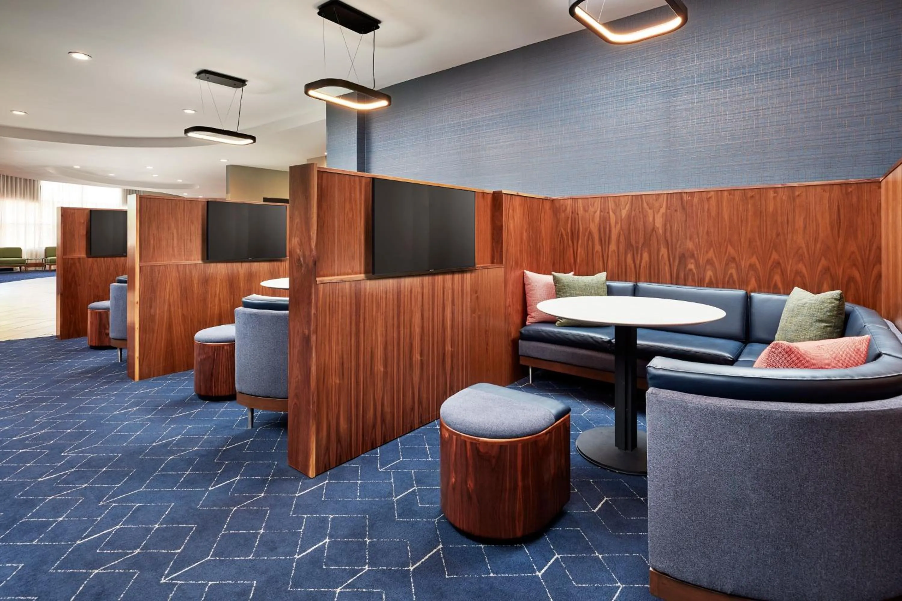 Restaurant/places to eat in Courtyard Vallejo Napa Valley