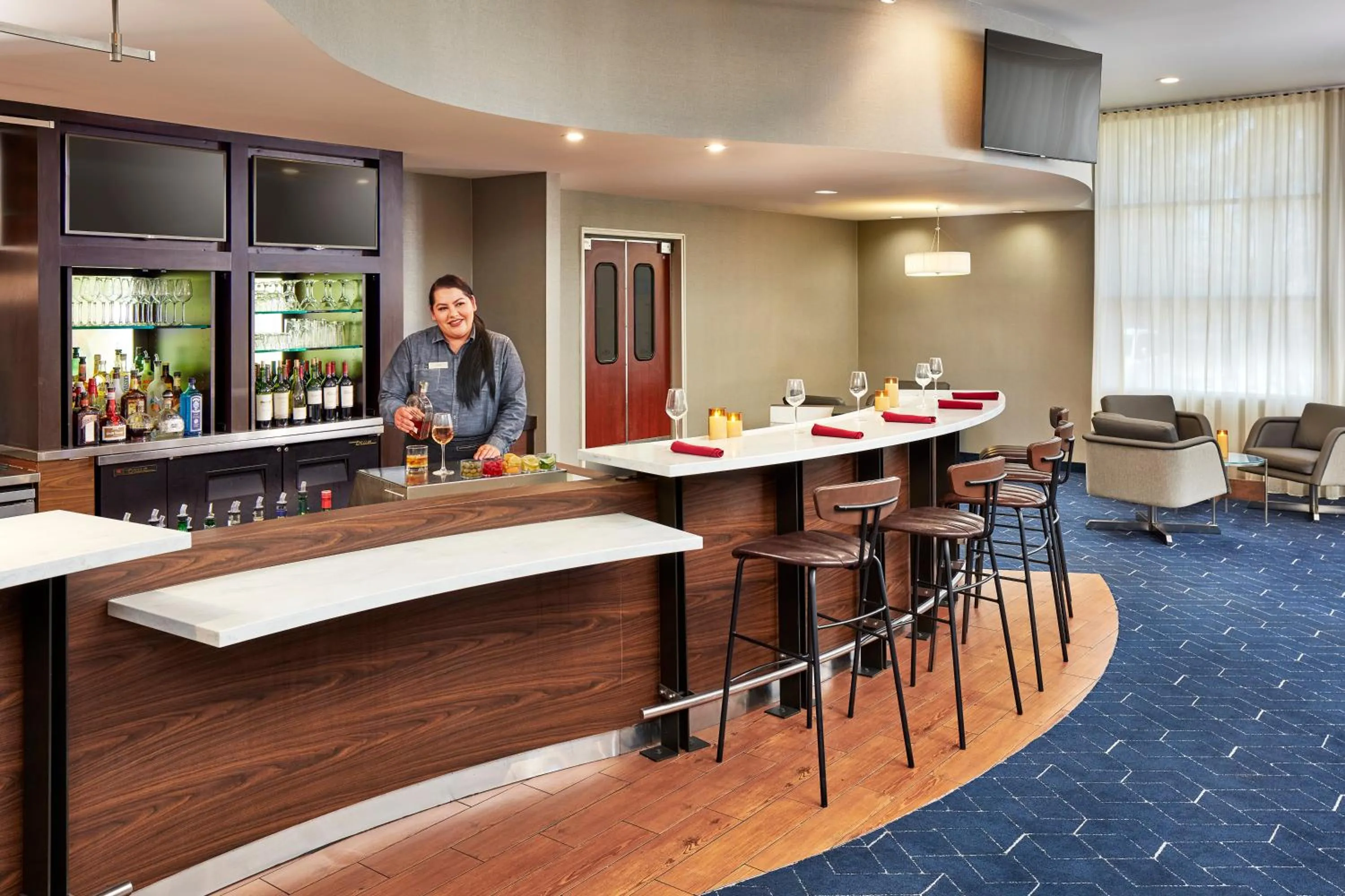 Restaurant/places to eat in Courtyard Vallejo Napa Valley