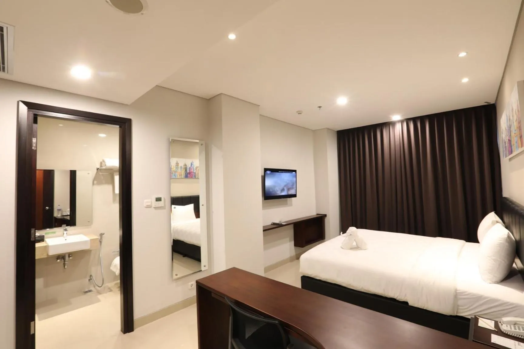 Bedroom, Bed in PrimeBiz Hotel Surabaya