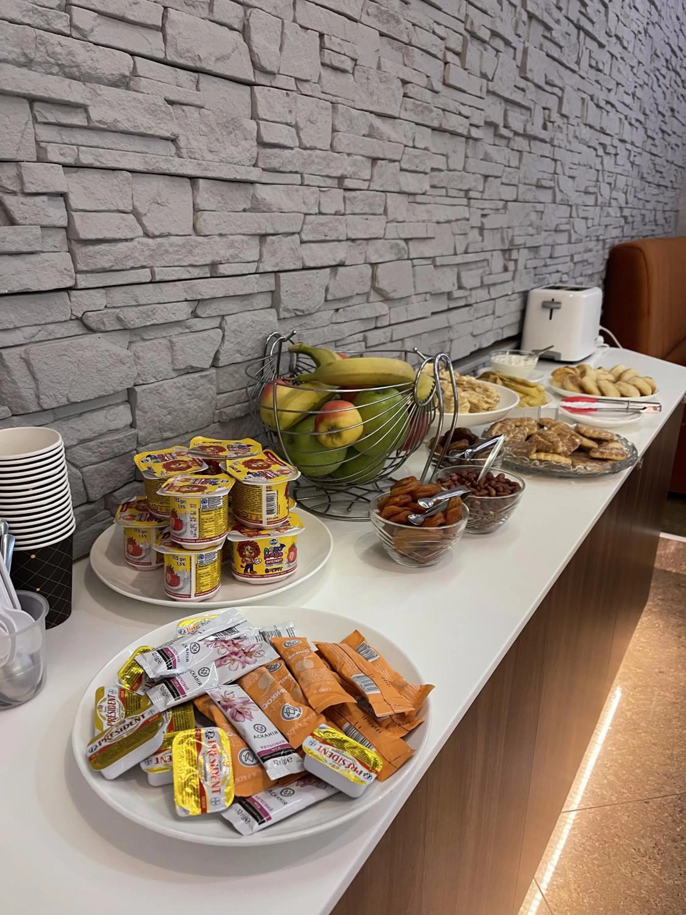 Food and drinks in Viva Hotel