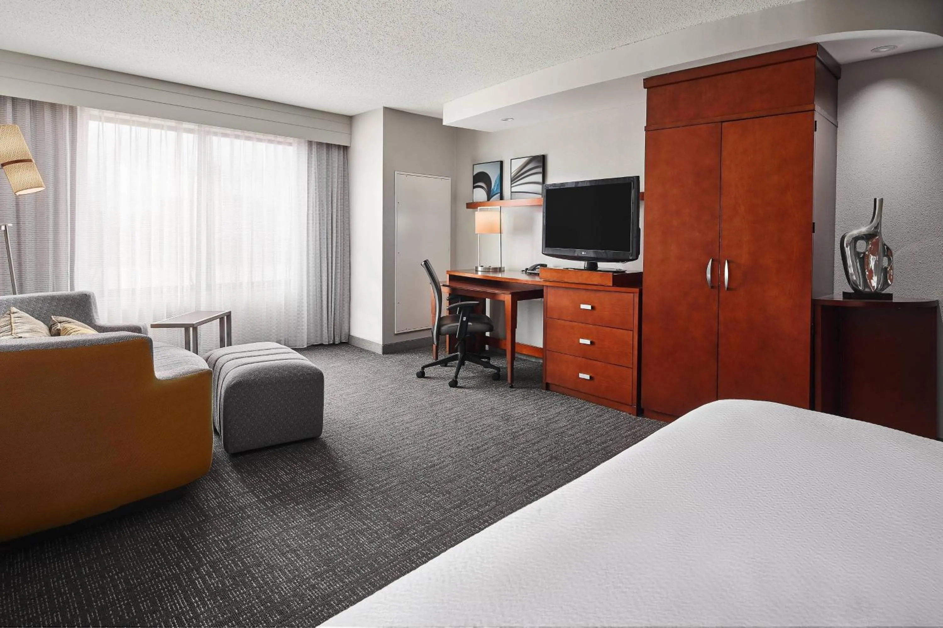 Photo of the whole room, Bed in Courtyard Shreveport-Bossier City/Louisiana Boardwalk