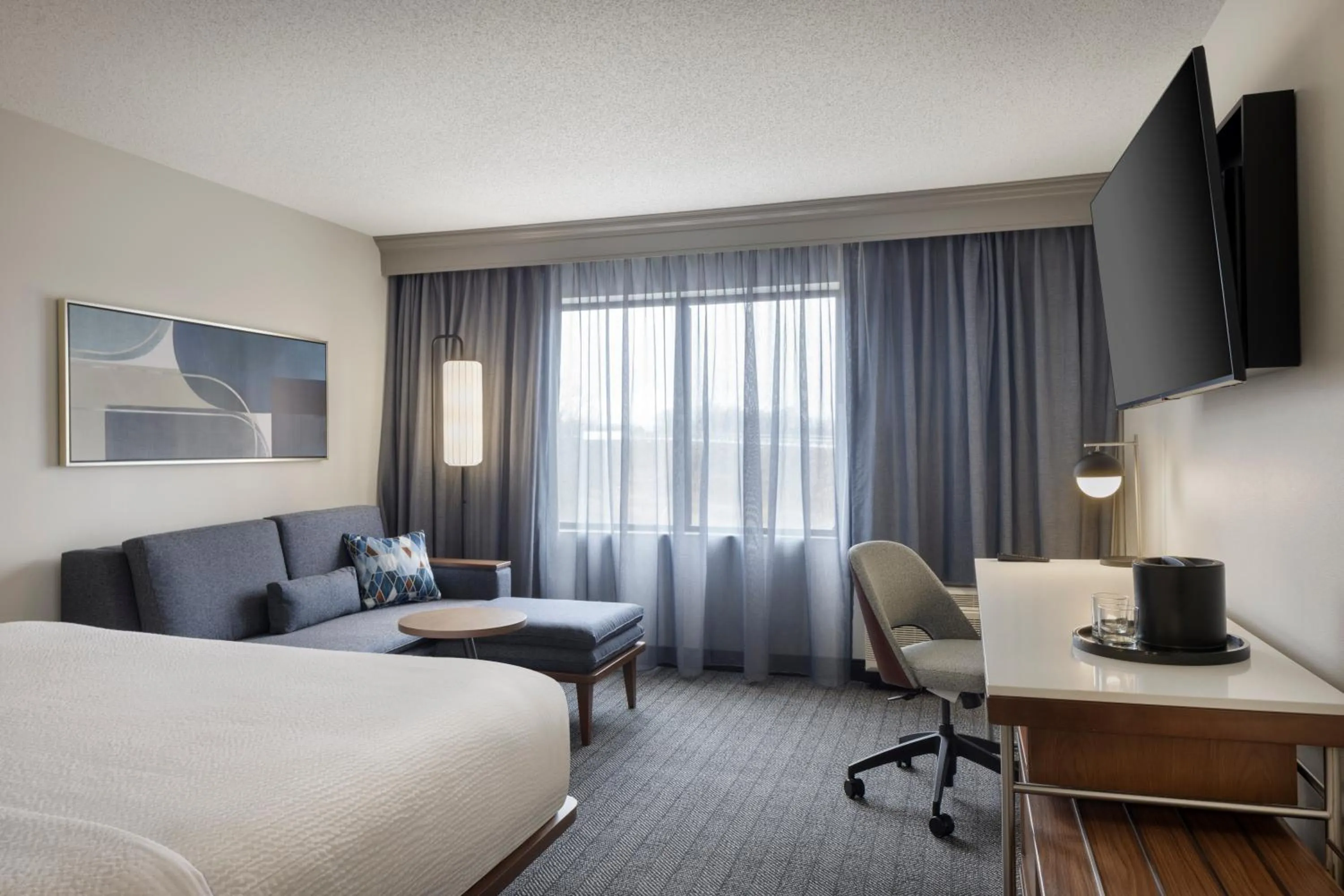 Bed in Courtyard by Marriott Springfield Airport