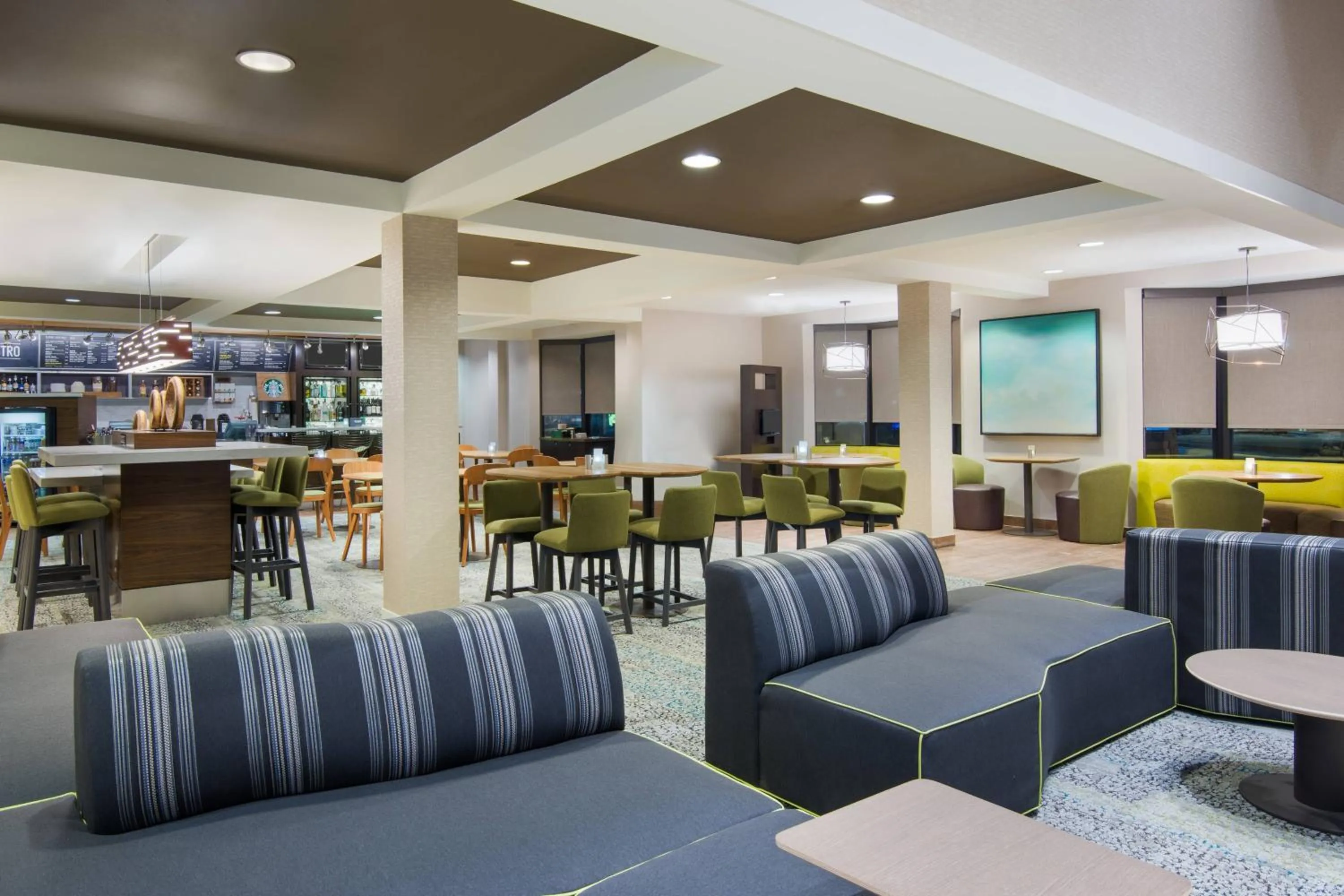 Restaurant/places to eat in Courtyard by Marriott Springfield Airport