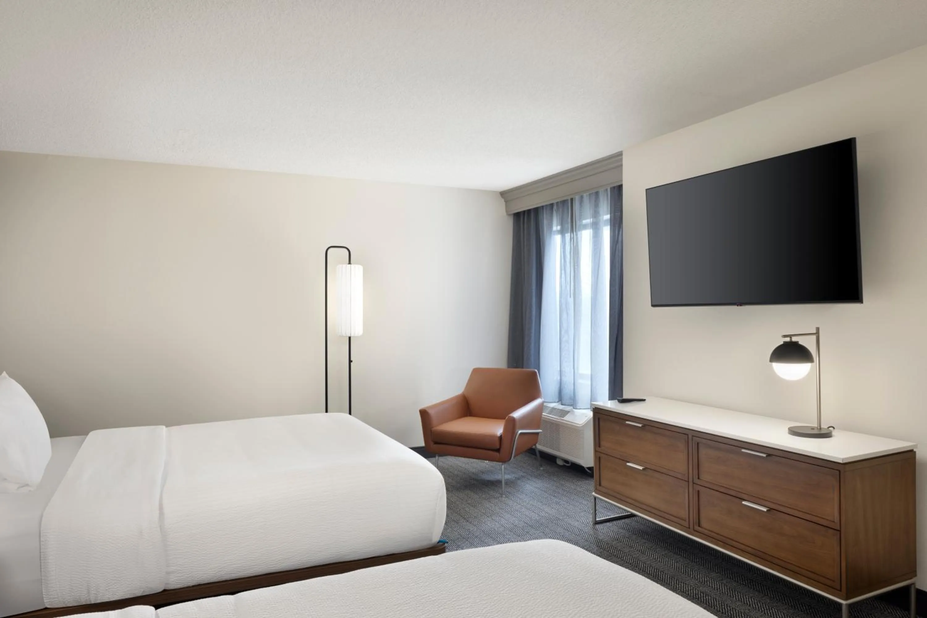 Bed in Courtyard by Marriott Springfield Airport